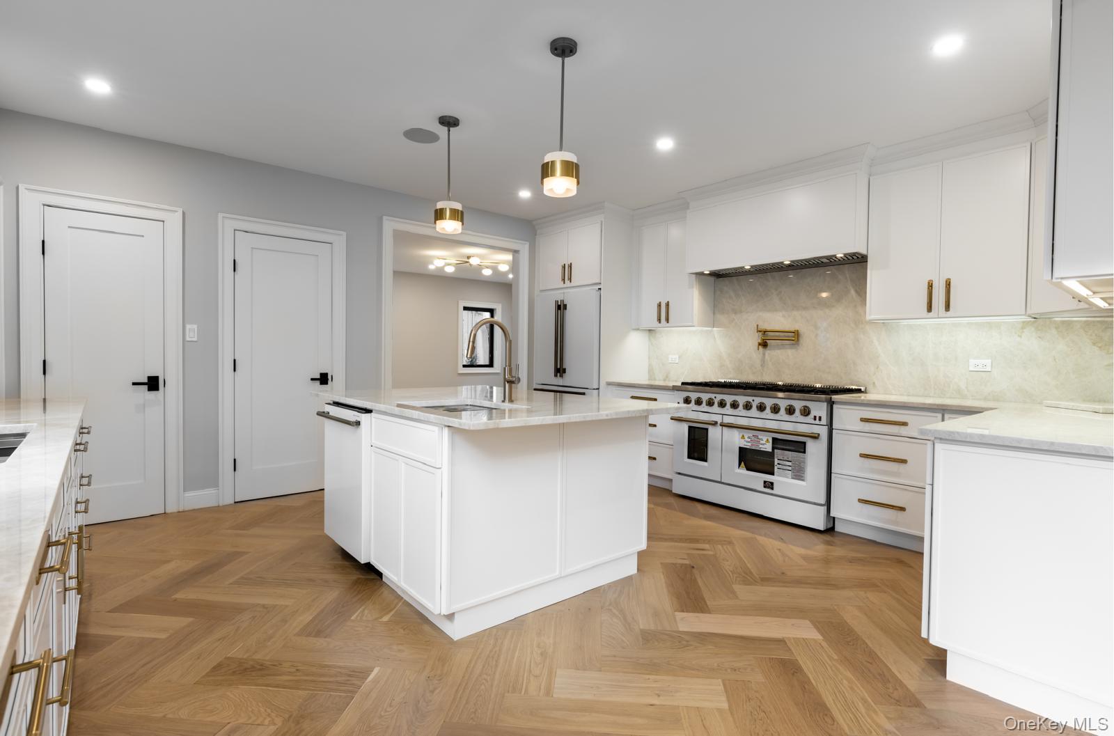 #8 photo, 120 Baker Hill Road, Нассау ‖ Great Neck , NY 11023