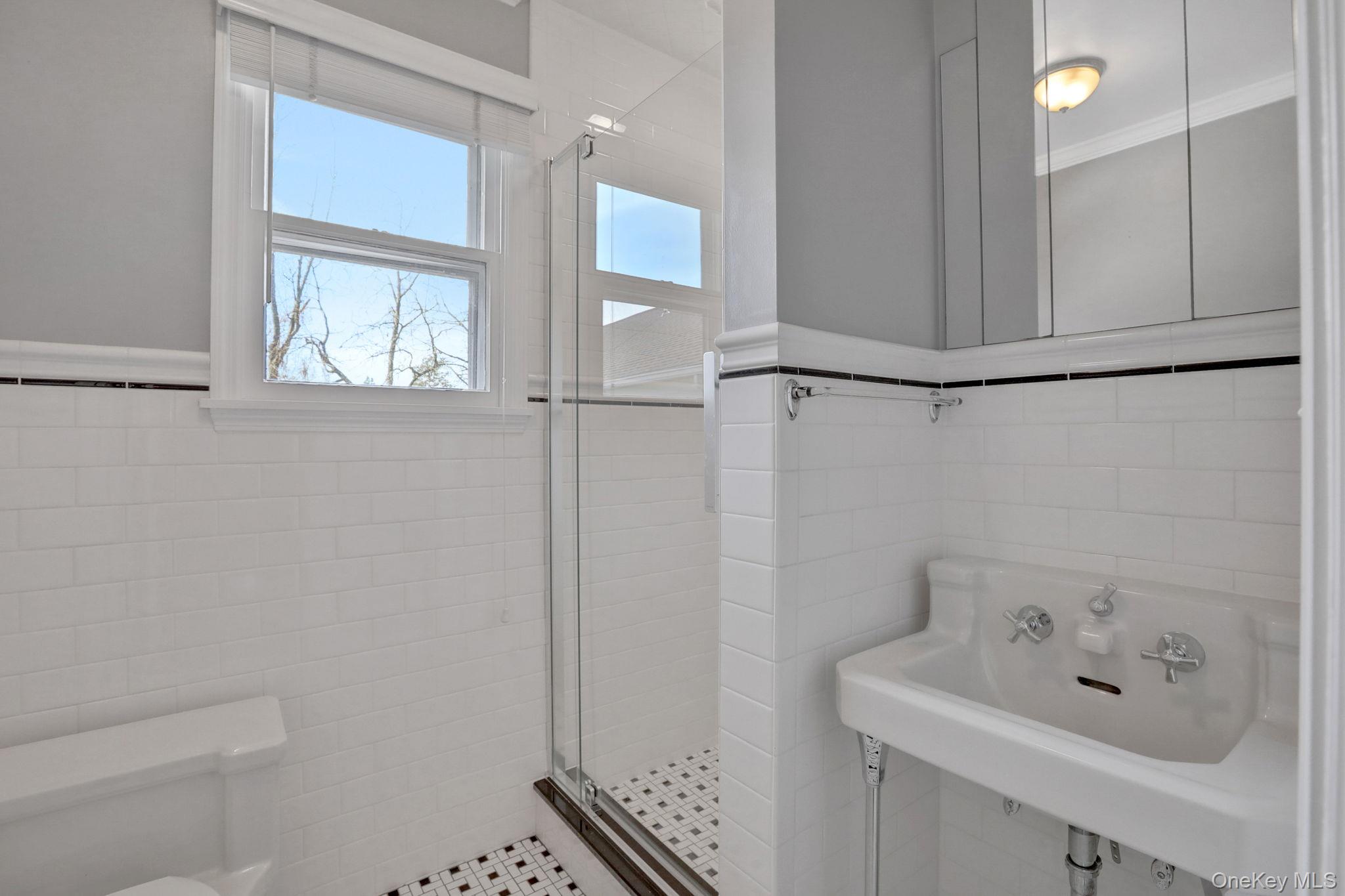 #10 photo, 411 Albany Avenue, Kingston , NY 12401