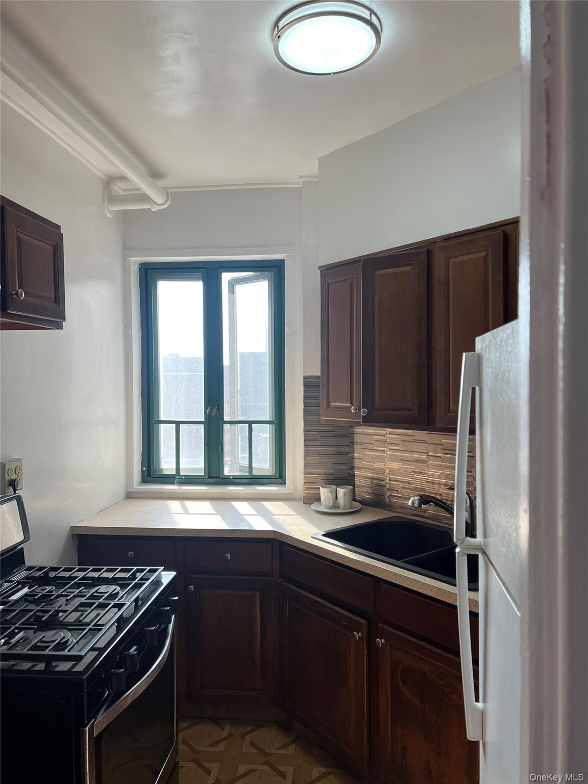 #2 photo, 1604 Metropolitan Avenue, ব্রঙ্কস Bronx , NY 10462