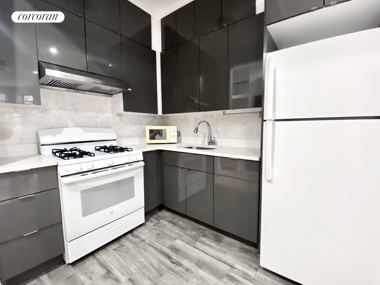 #4 photo, Brooklyn, ব্রুকলিন Sunset Park , NY 11220