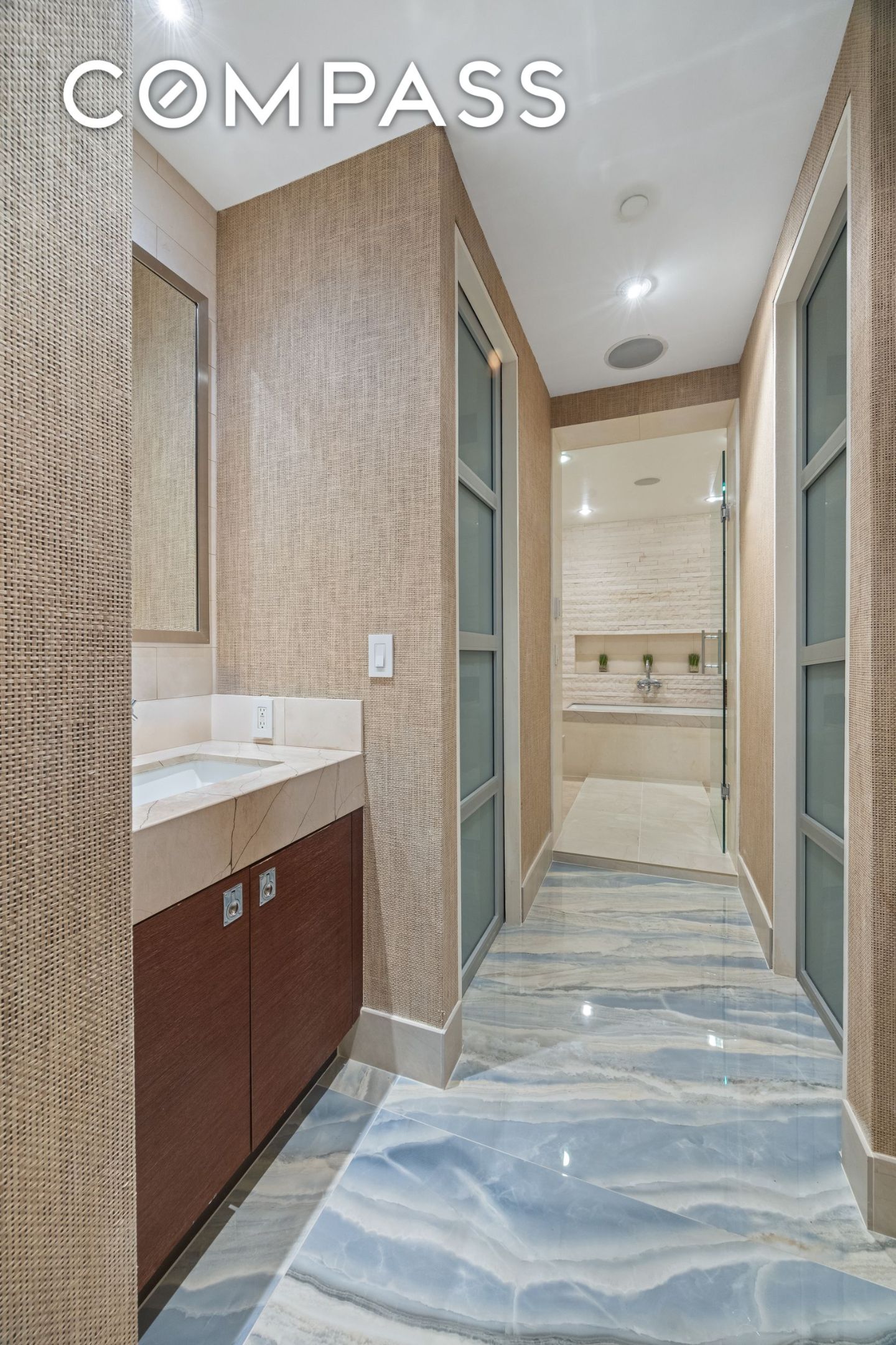 #21 photo, 157 E 84th Street, Upper East Side , NY 10028