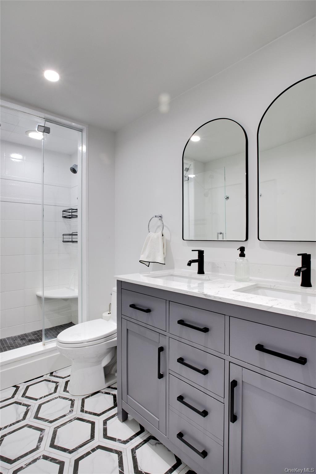 #16 photo, 58 Roger Drive, নাসাউ কাউন্টি Port Washington , NY 11050