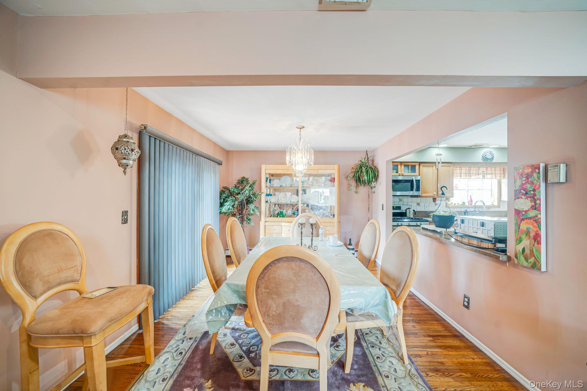 #10 photo, 12 Hughes Lane, 東長島 North Babylon , NY 11703