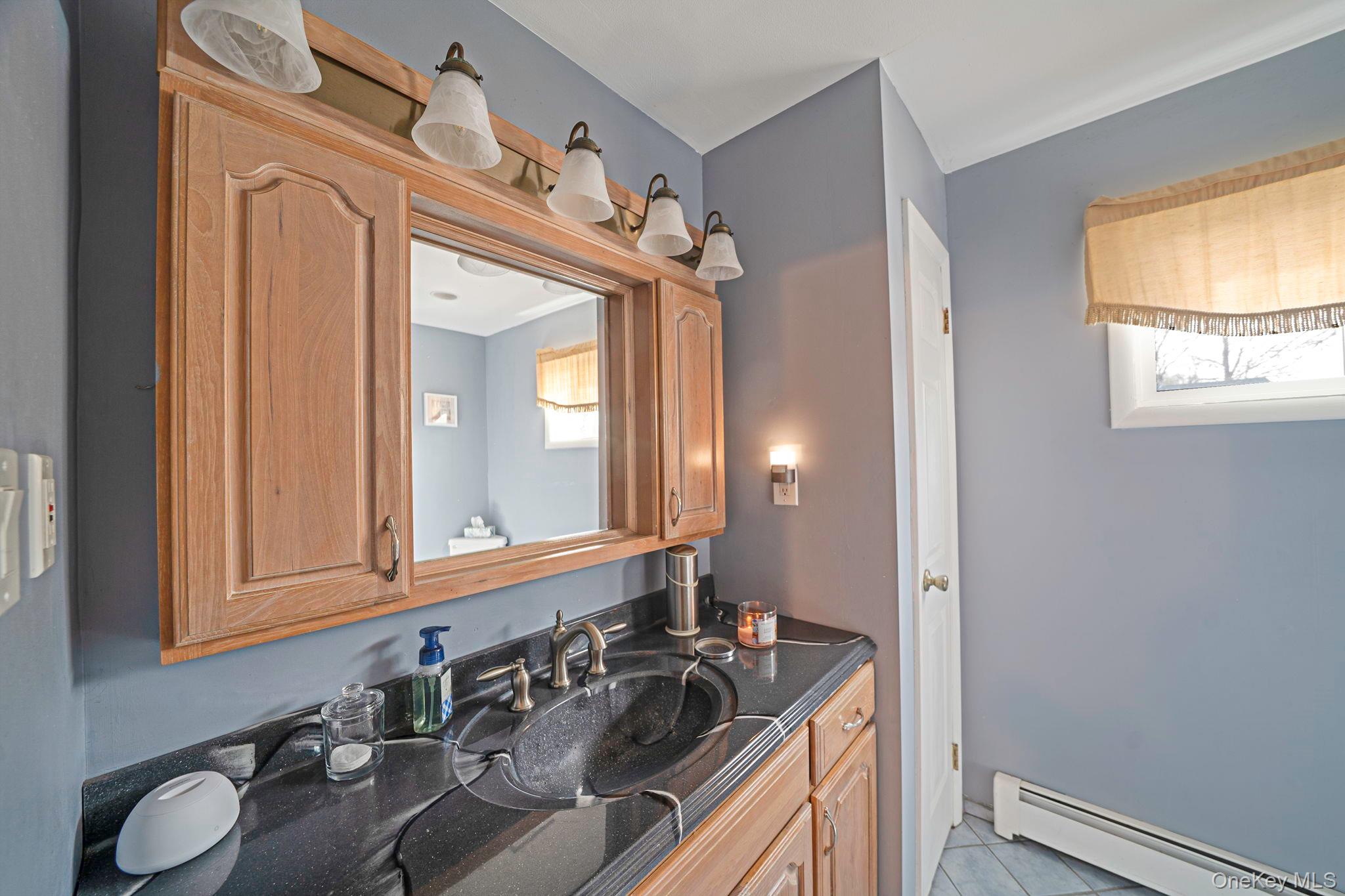 #19 photo, 12 Hughes Lane, 東長島 North Babylon , NY 11703