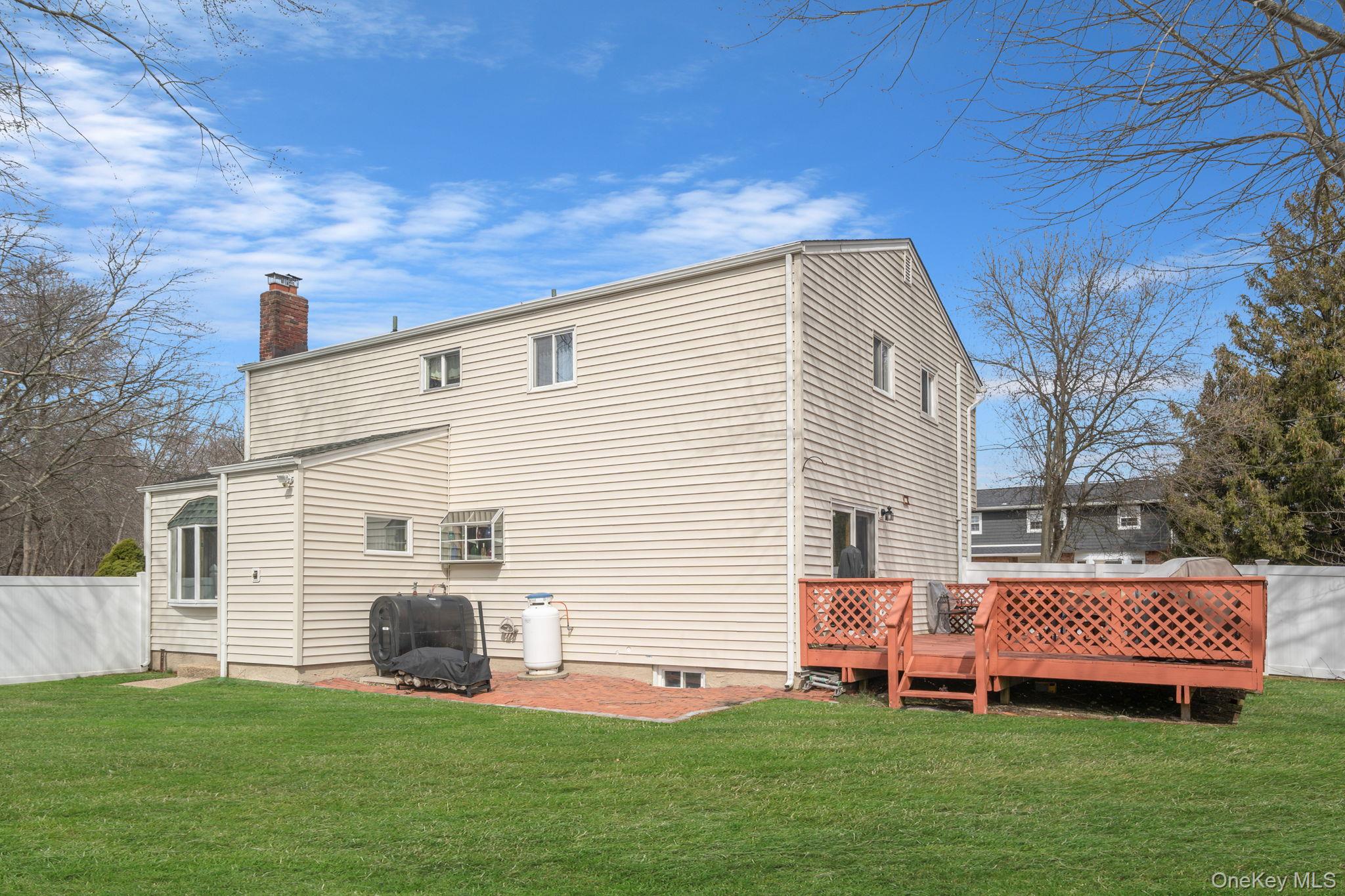 #5 photo, 12 Hughes Lane, 東長島 North Babylon , NY 11703