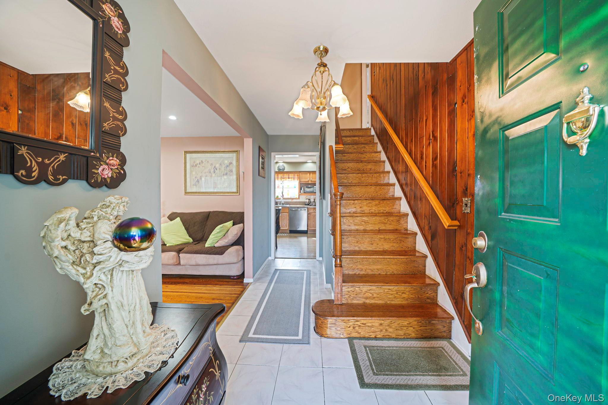 #7 photo, 12 Hughes Lane, 東長島 North Babylon , NY 11703