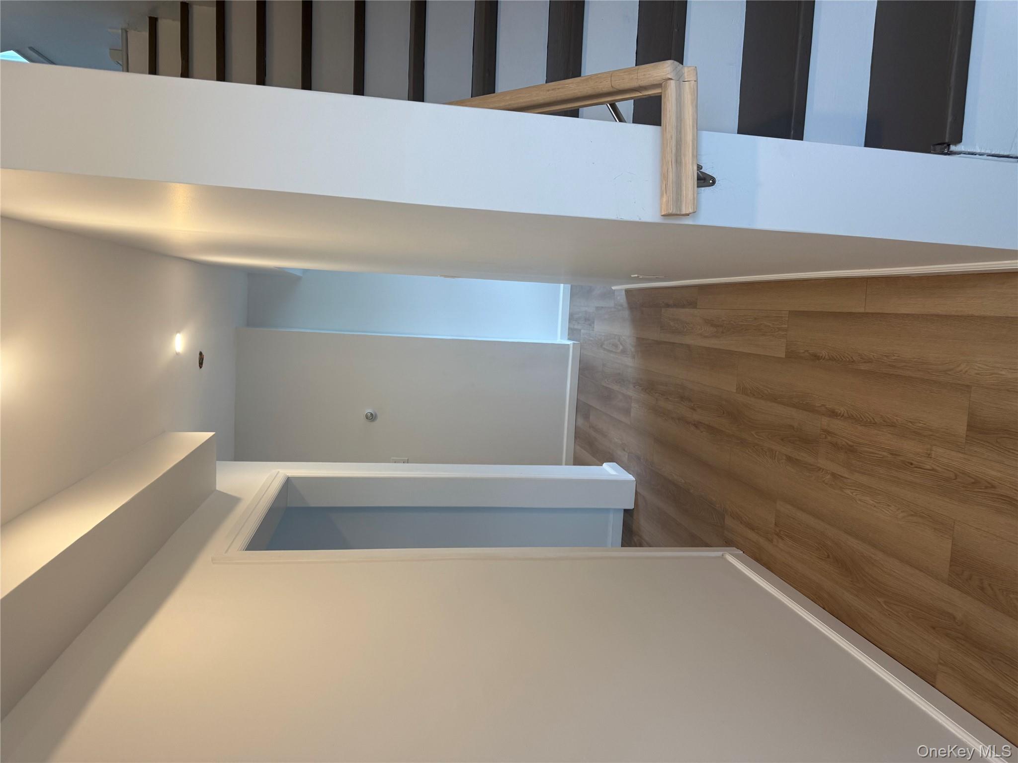 #12 photo, 21 Continental Place, নাসাউ কাউন্টি Glen Cove , NY 11542