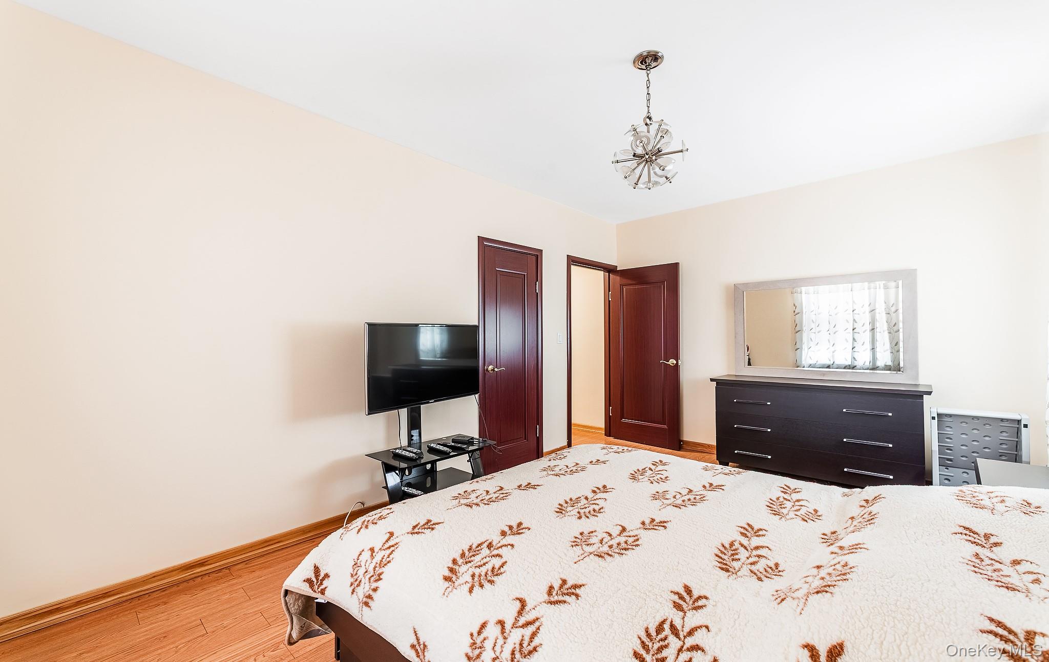 #13 photo, 1625 E 13th Street, ব্রুকলিন Brooklyn , NY 11229