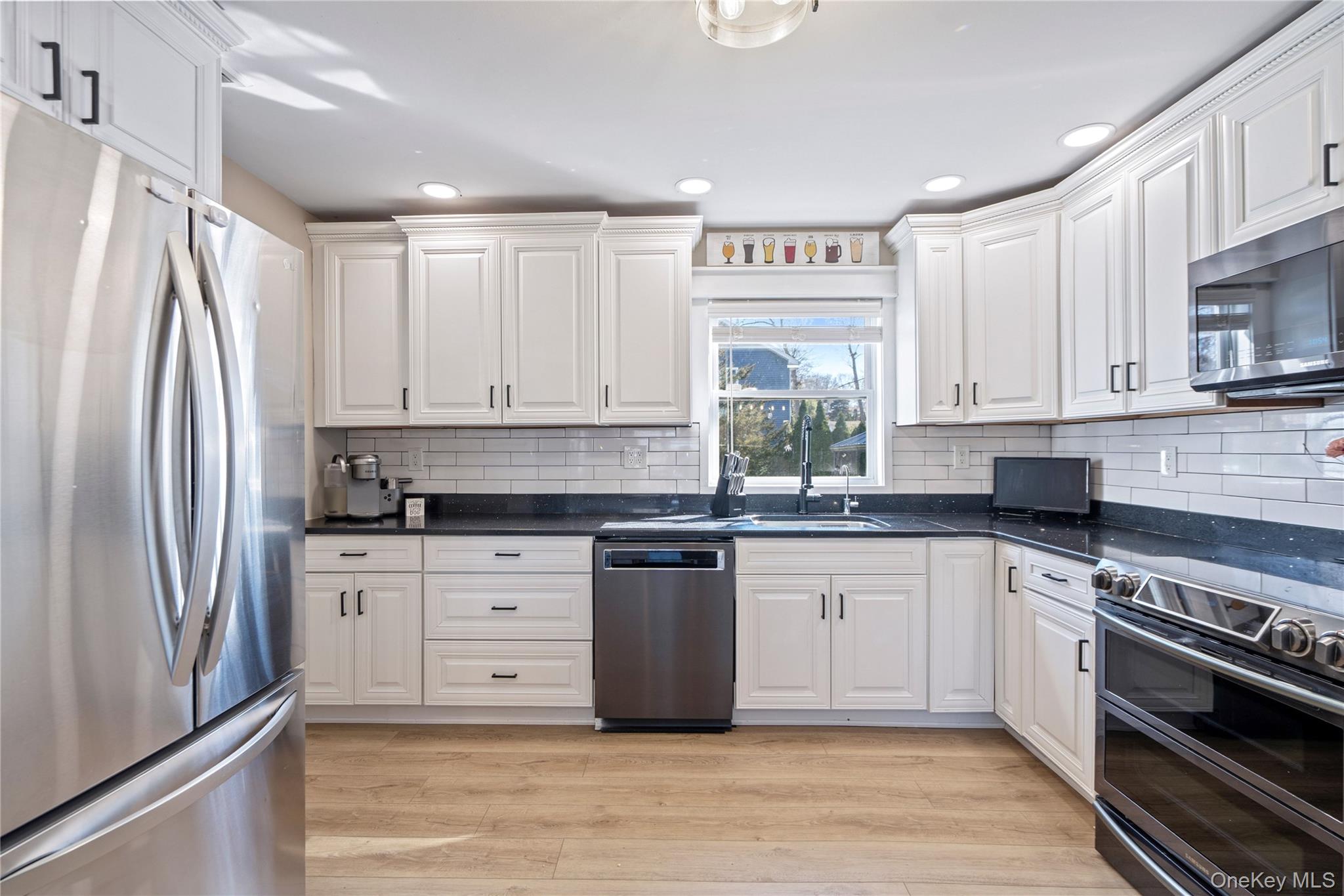 #10 photo, 281 Breeze Avenue, সাফোক কাউন্টি Ronkonkoma , NY 11779