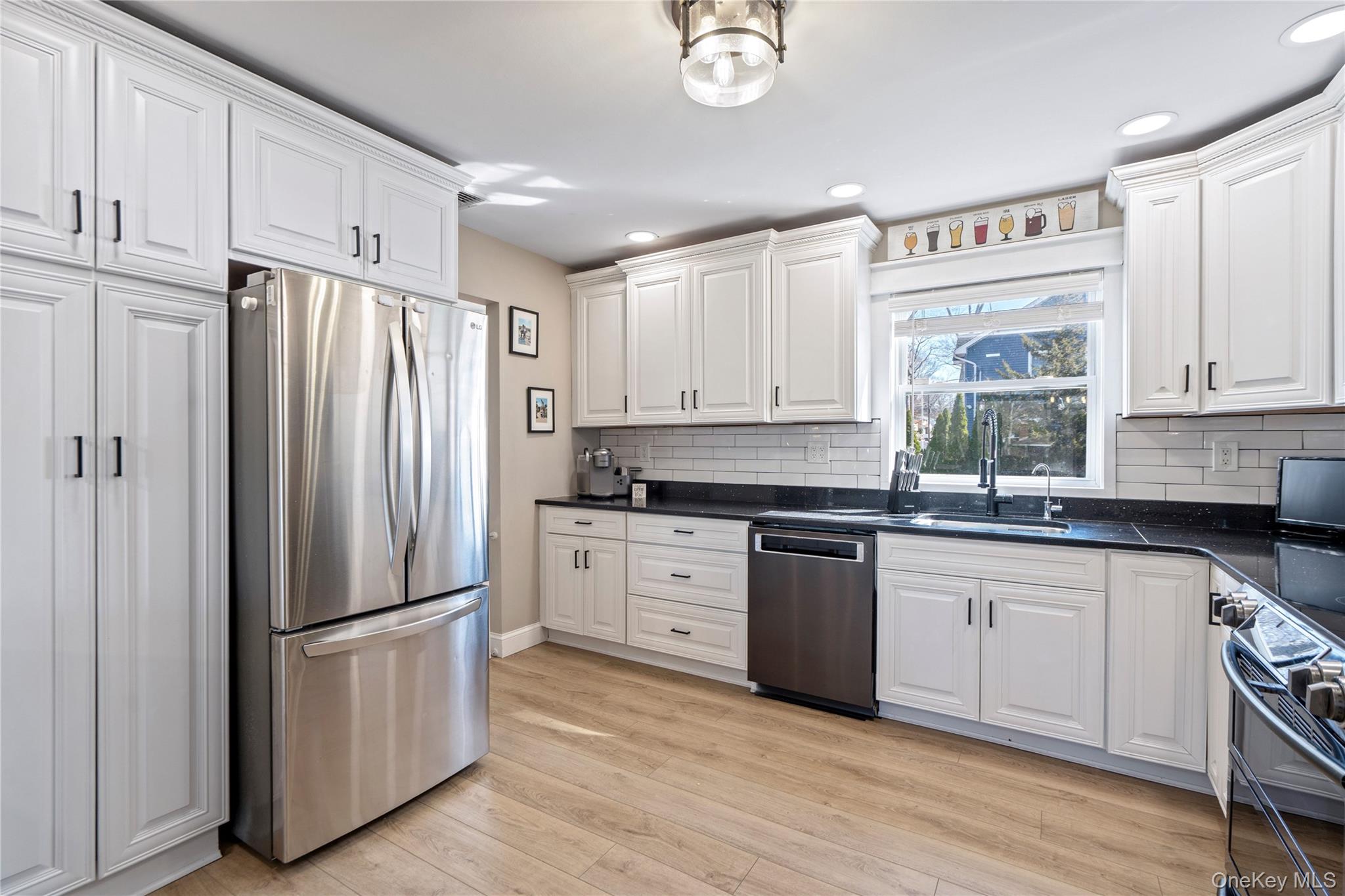 #9 photo, 281 Breeze Avenue, সাফোক কাউন্টি Ronkonkoma , NY 11779