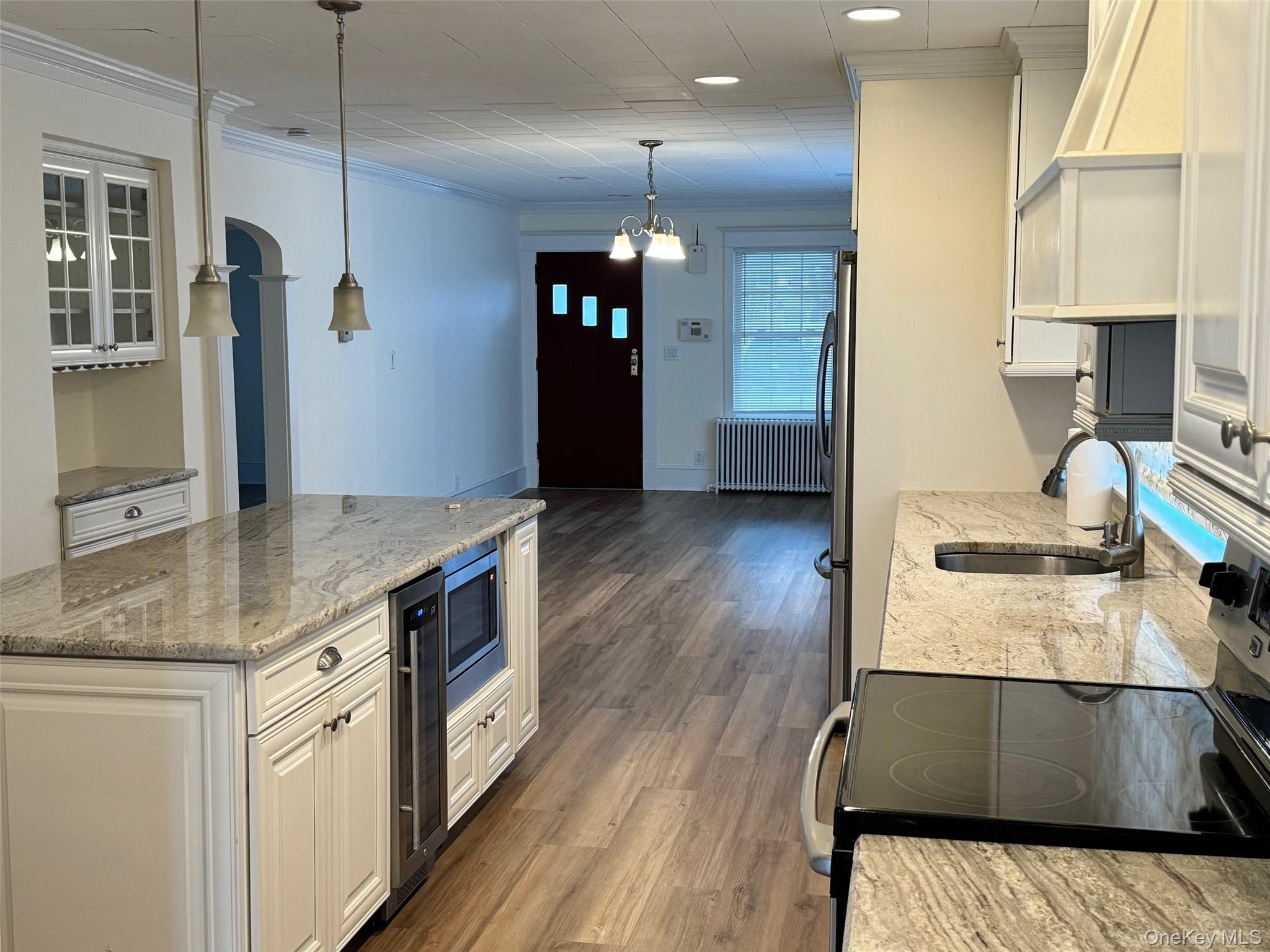 #3 photo, 22 W 1st Street, সাফোক কাউন্টি Patchogue , NY 11772