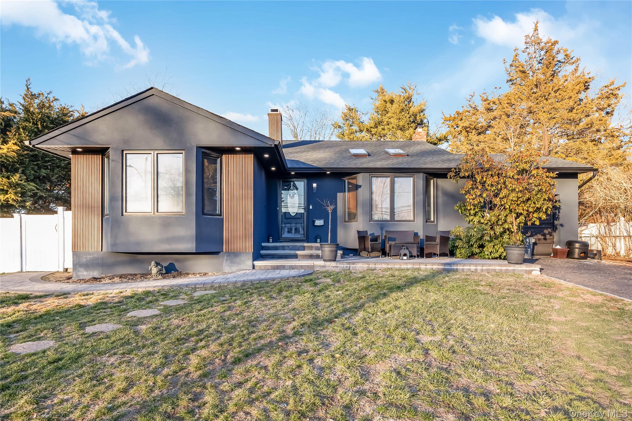 #2 photo, 35 Crossway Drive, Deer Park , NY 11729