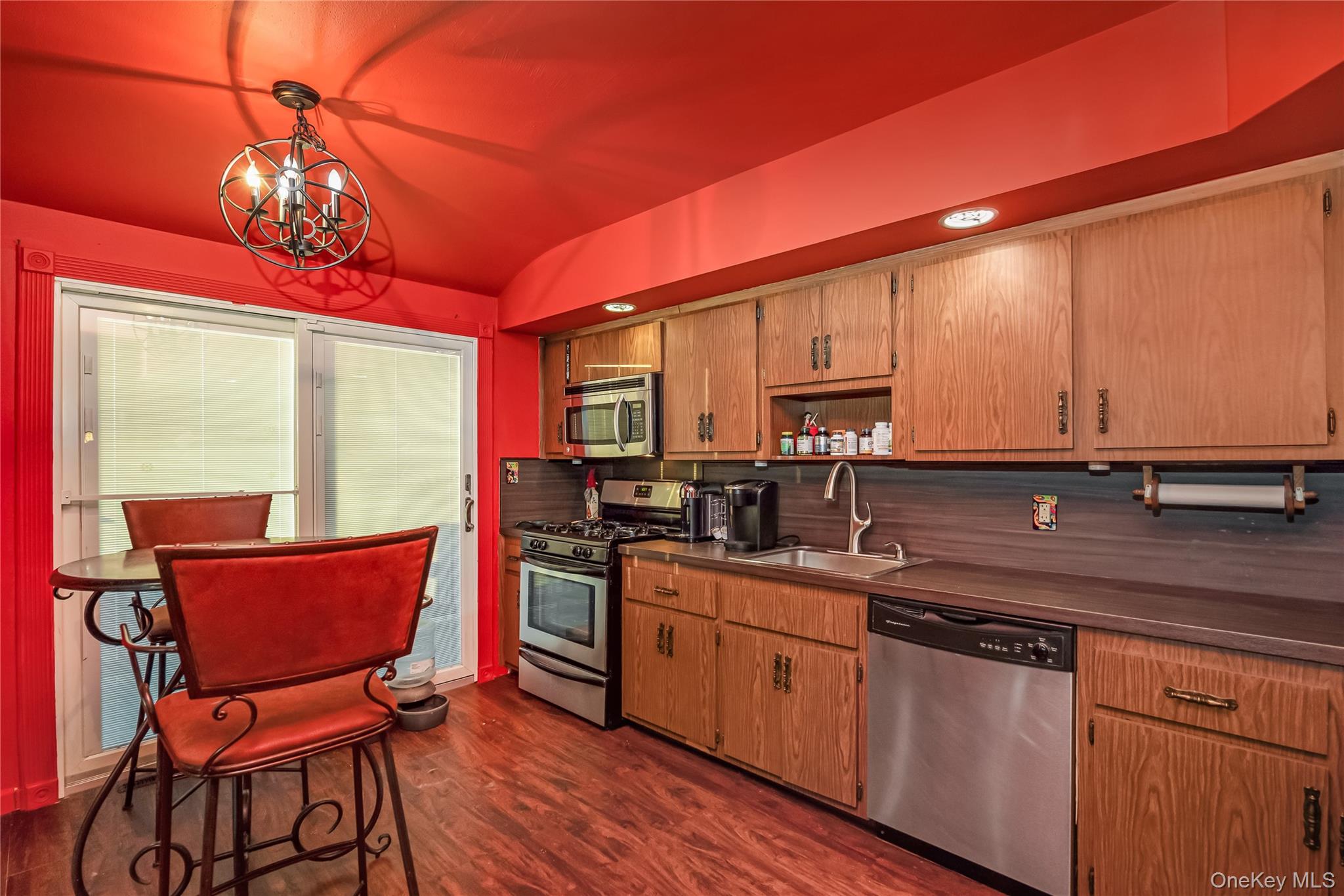 #7 photo, 35 Crossway Drive, Deer Park , NY 11729