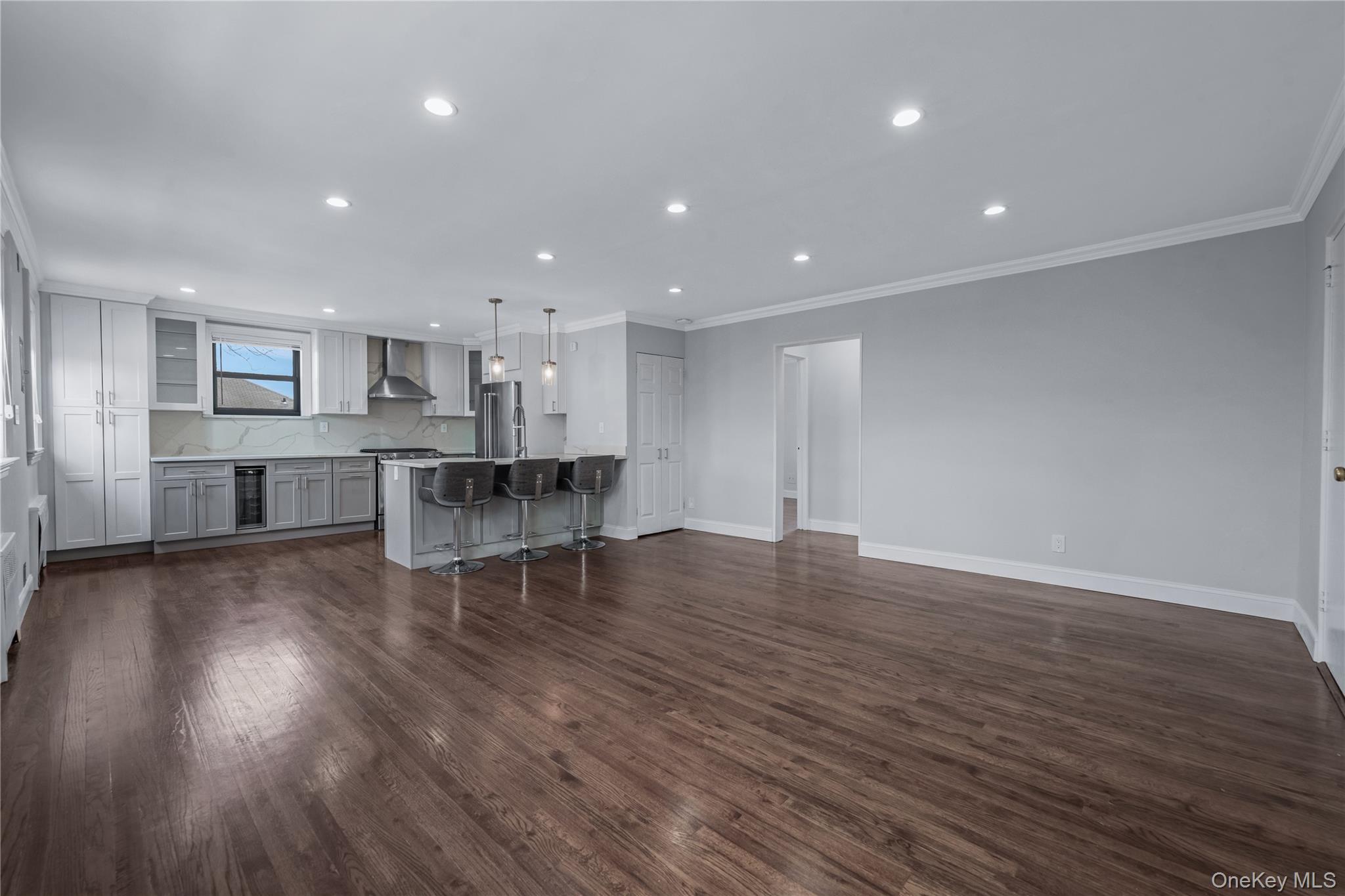 #10 photo, 19947 22nd Avenue, কুইন্‌স Whitestone , NY 11357