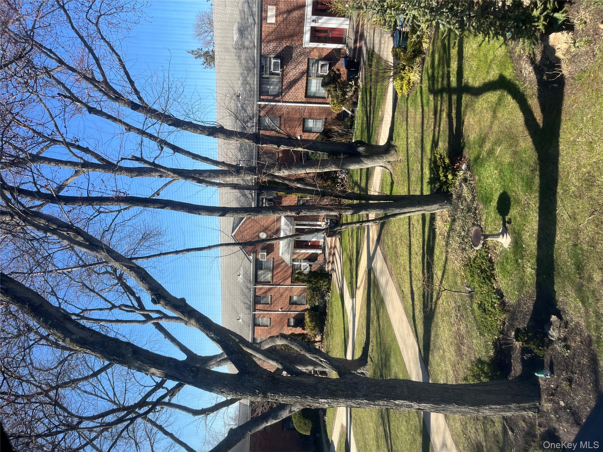 #19 photo, 19947 22nd Avenue, কুইন্‌স Whitestone , NY 11357