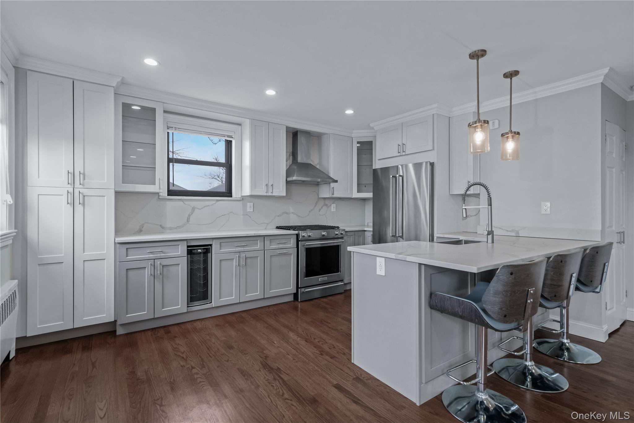 #3 photo, 19947 22nd Avenue, কুইন্‌স Whitestone , NY 11357