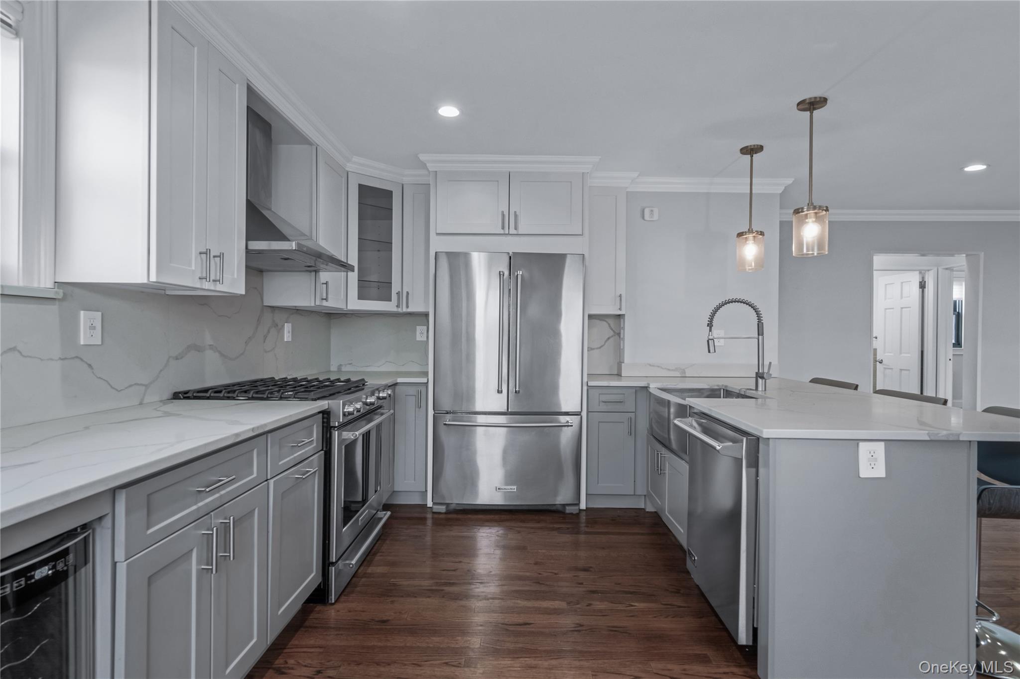 #4 photo, 19947 22nd Avenue, কুইন্‌স Whitestone , NY 11357