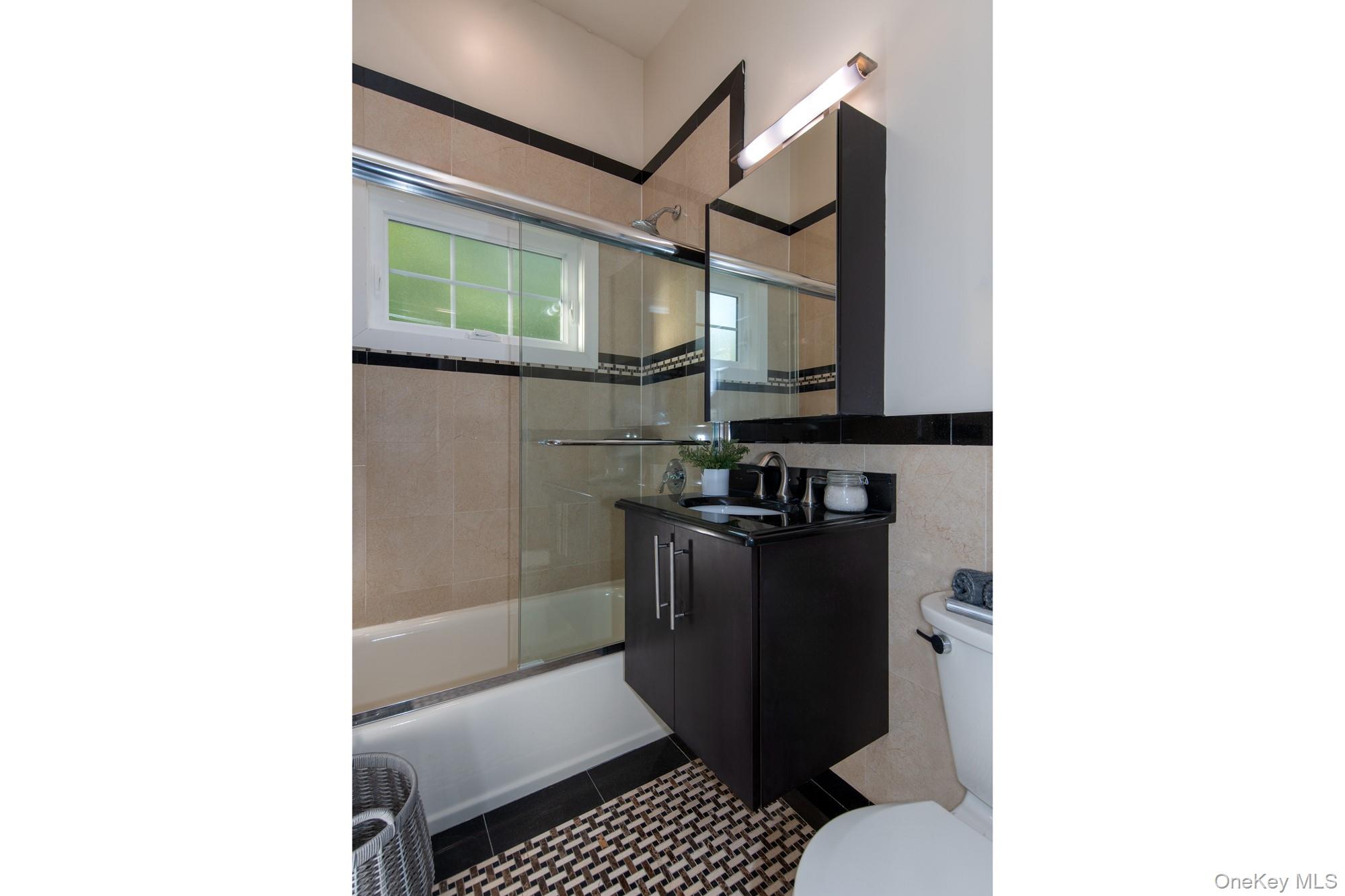 #9 photo, 234 River Avenue, सफ़ोक काउंटी Patchogue , NY 11772