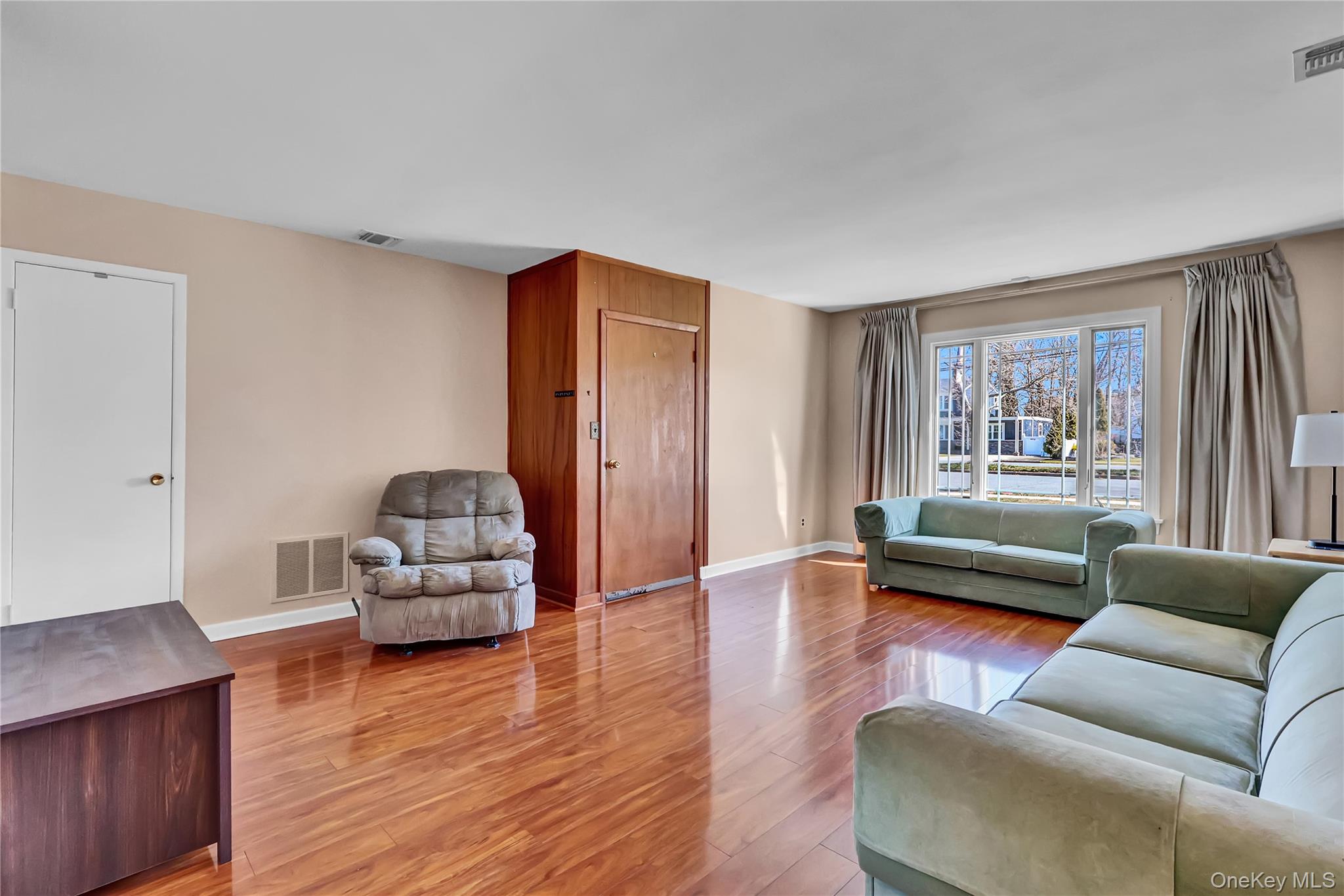 #5 photo, 357 Deauville Boulevard, সাফোক কাউন্টি Copiague , NY 11726