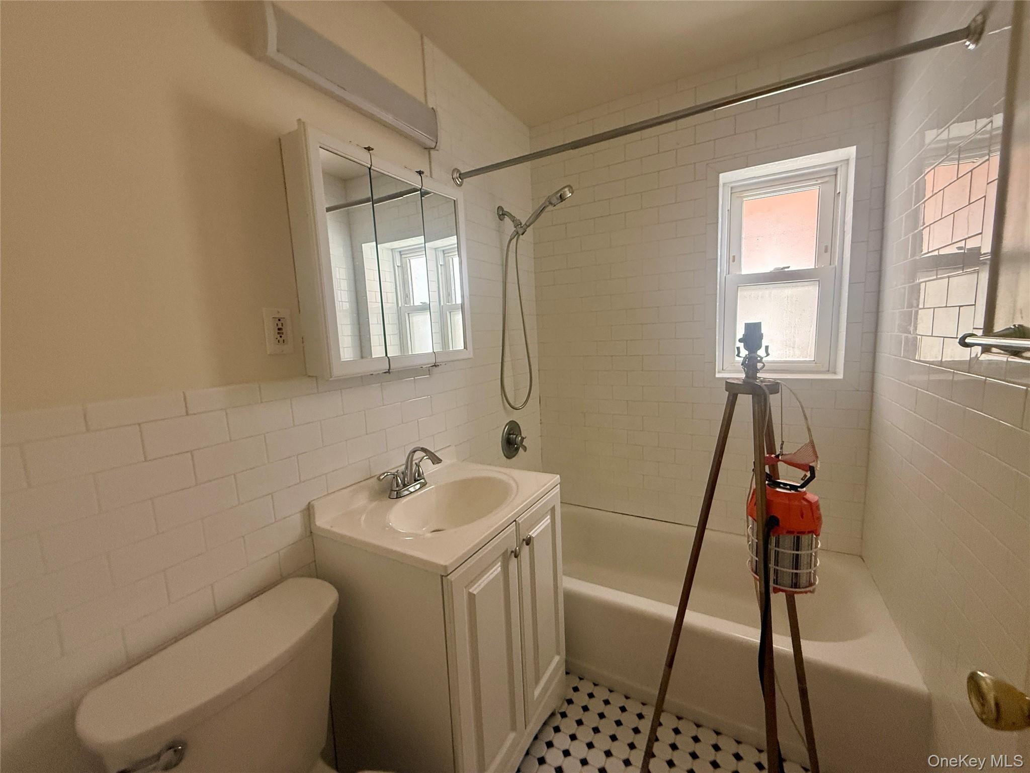 #13 photo, 765 Shore Road, নাসাউ কাউন্টি Long Beach , NY 11561