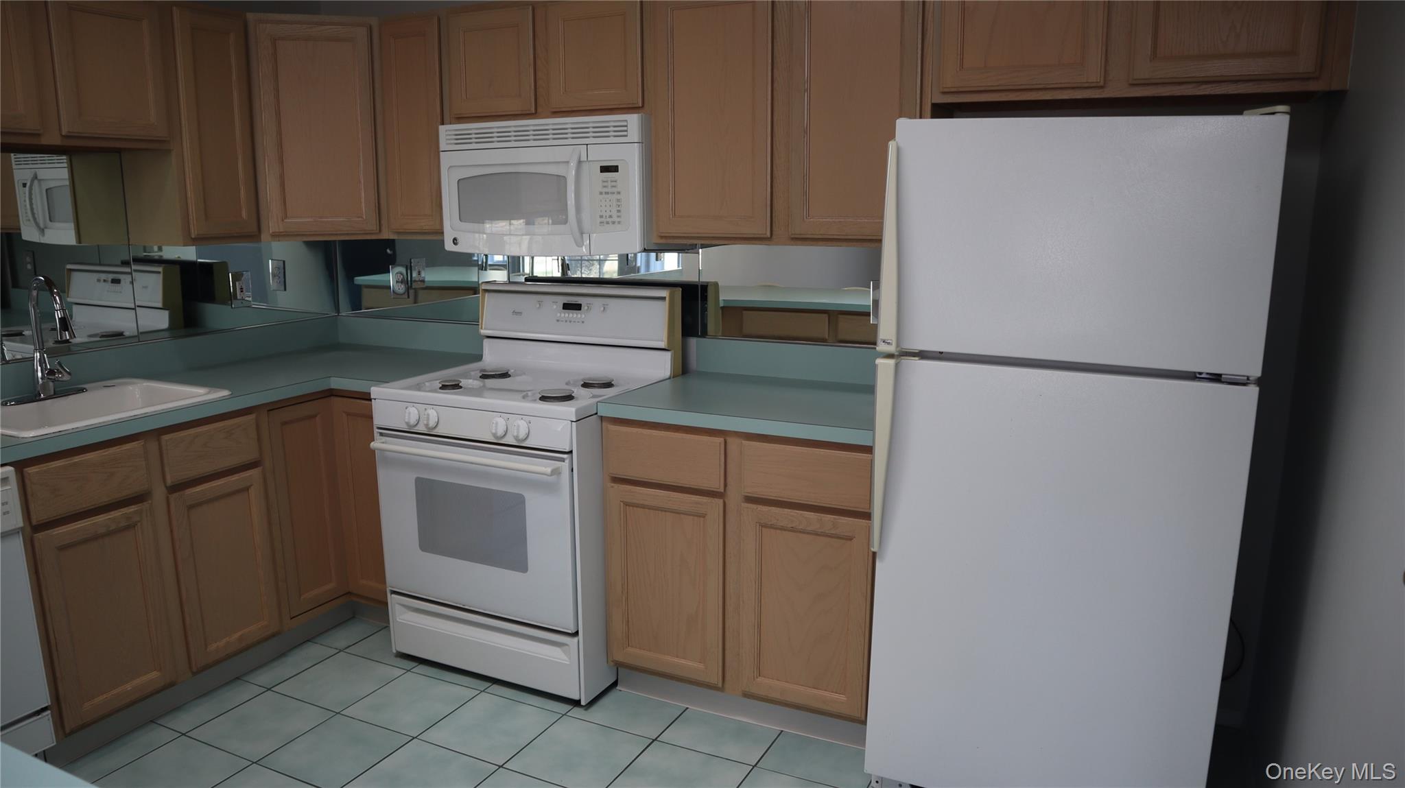 #17 photo, 202 Gothic Circle, Manorville , NY 11949