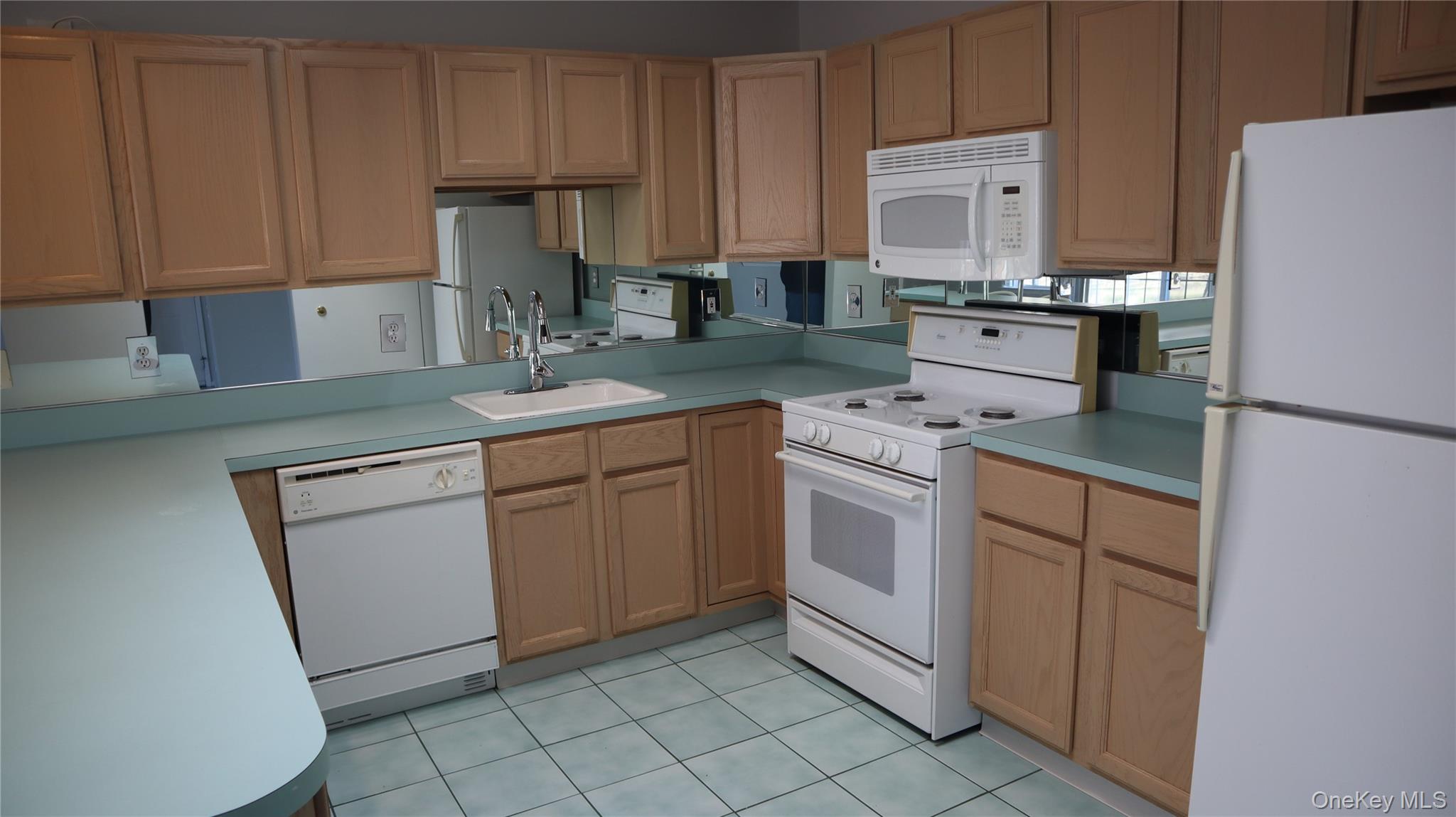 #18 photo, 202 Gothic Circle, Manorville , NY 11949