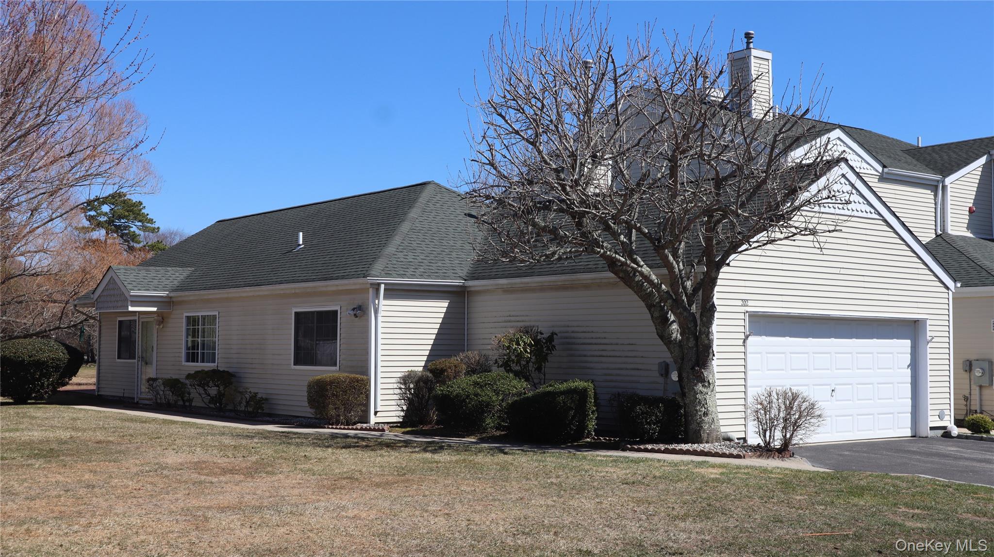 #2 photo, 202 Gothic Circle, Manorville , NY 11949