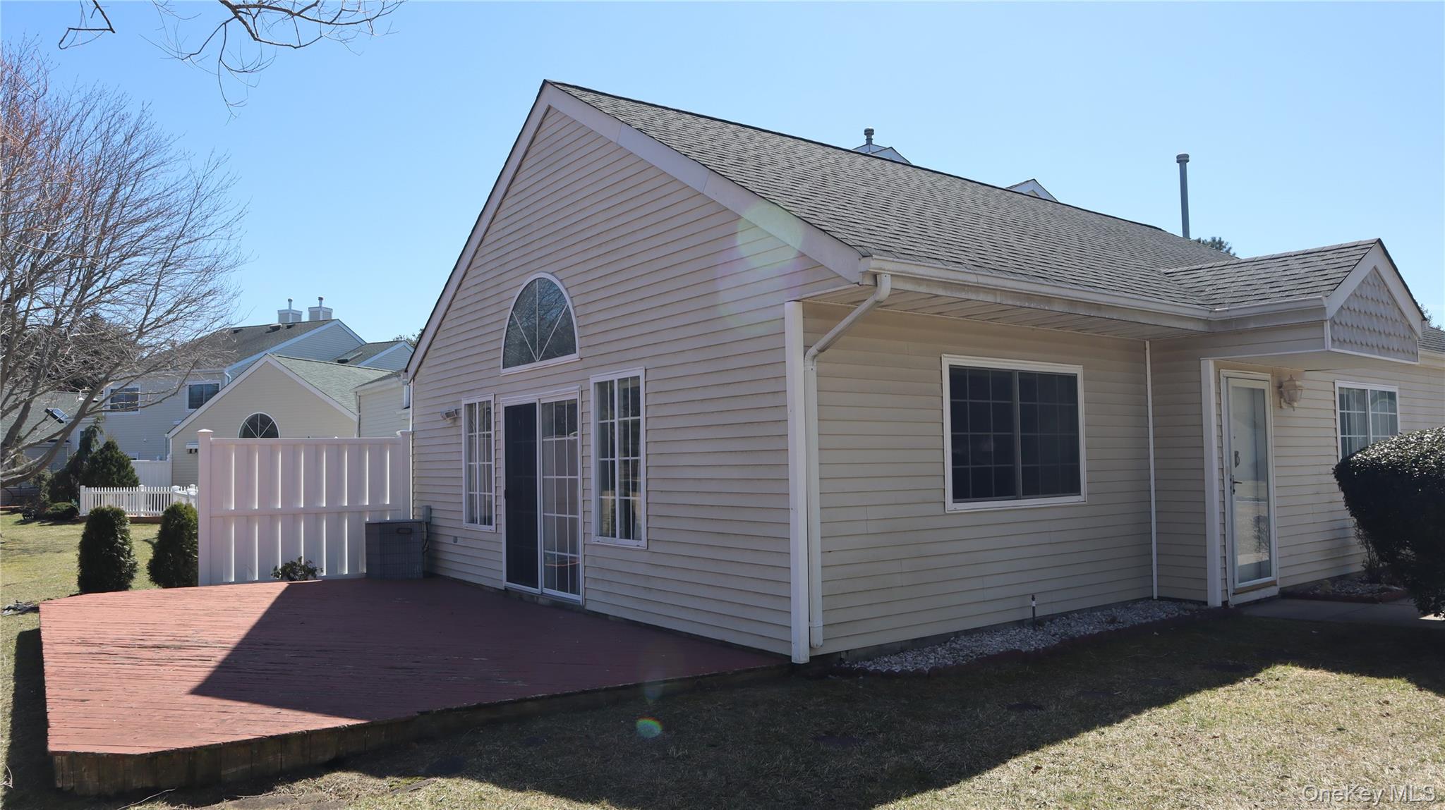 #4 photo, 202 Gothic Circle, Manorville , NY 11949