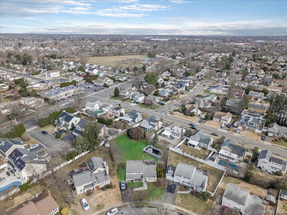 #18 photo, 7 Phipps Lane, নাসাউ কাউন্টি Plainview , NY 11803