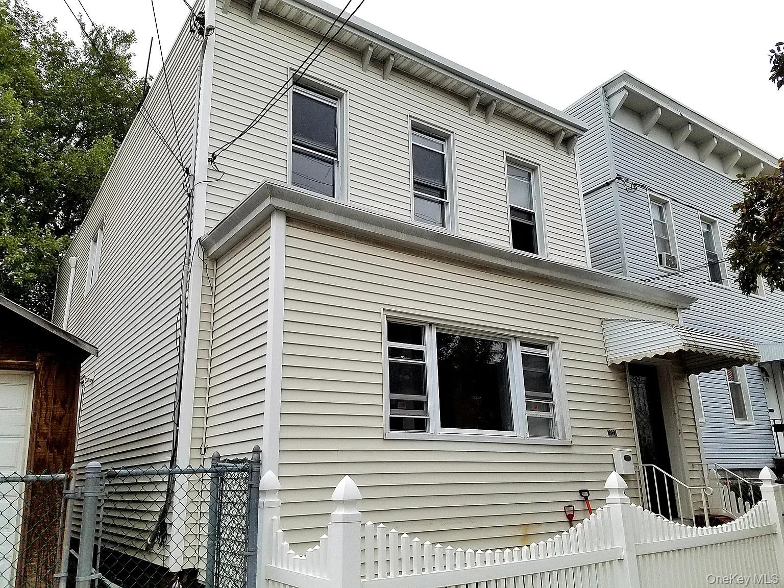 #1 photo, 2027 121st Street, קווינס College Point , NY 11356