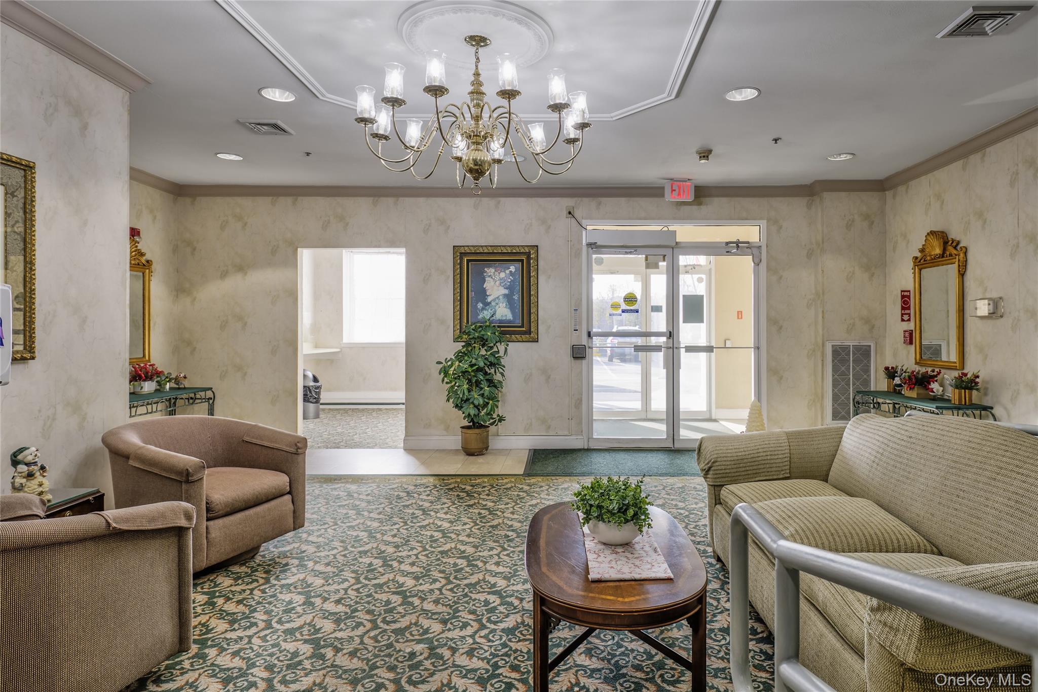 #17 photo, 54 School Street, নাসাউ কাউন্টি Westbury , NY 11590