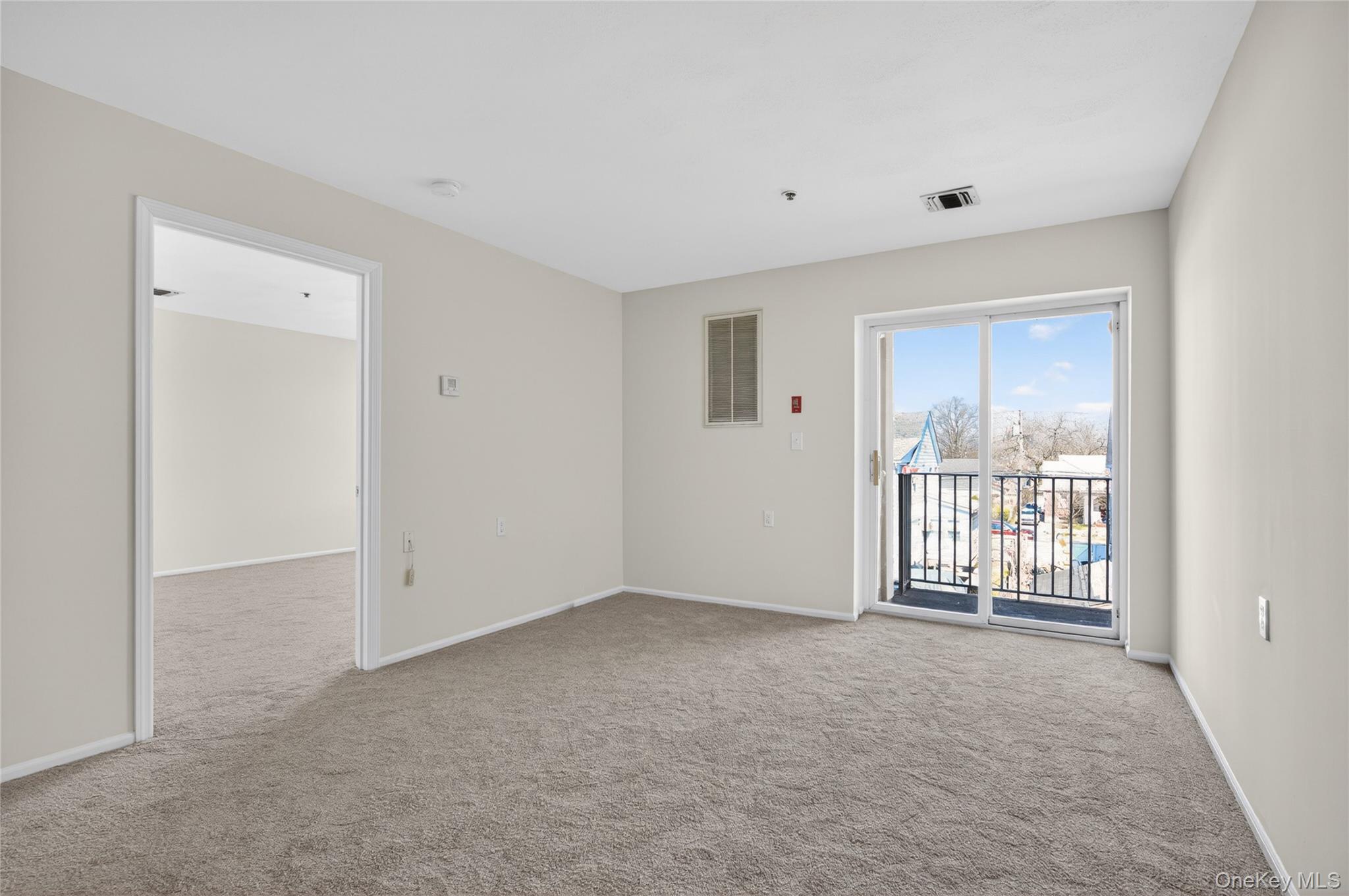 #3 photo, 54 School Street, নাসাউ কাউন্টি Westbury , NY 11590