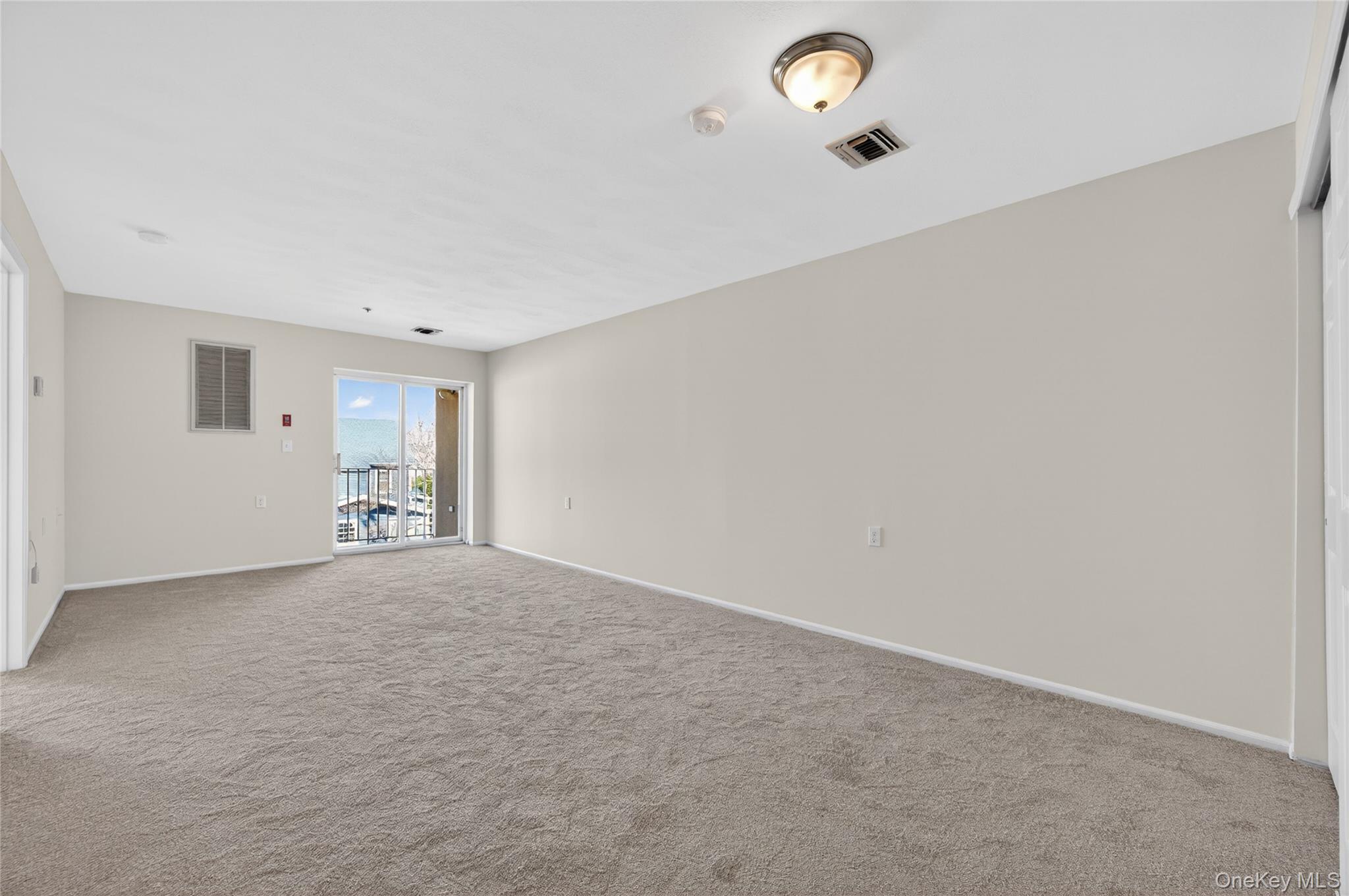 #7 photo, 54 School Street, নাসাউ কাউন্টি Westbury , NY 11590