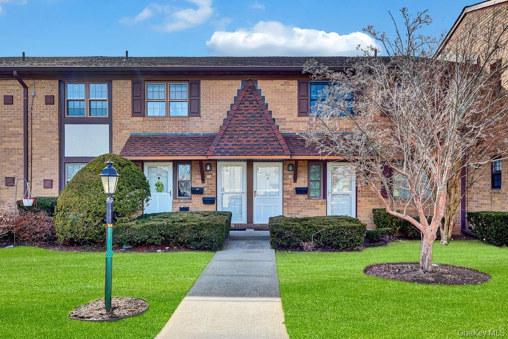 #1 photo, 228 Mariners Way, সাফোক কাউন্টি Copiague , NY 11726