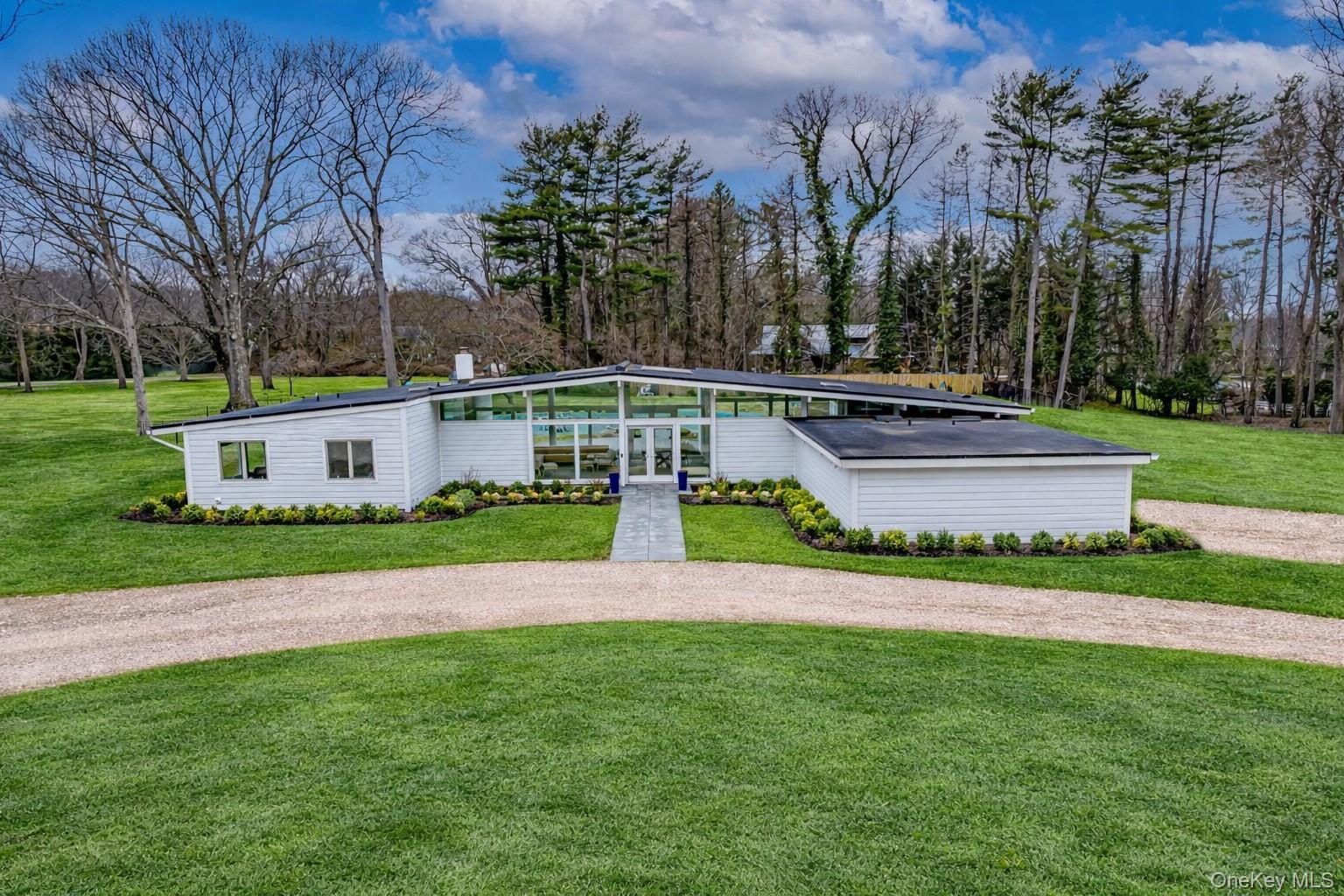 #1 photo, 21 Lloyd Haven Drive, 롱 아일랜드 Lloyd Harbor , NY 11743