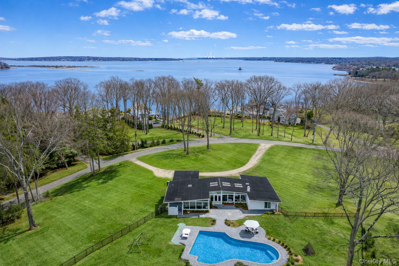 #2 photo, 21 Lloyd Haven Drive, 롱 아일랜드 Lloyd Harbor , NY 11743