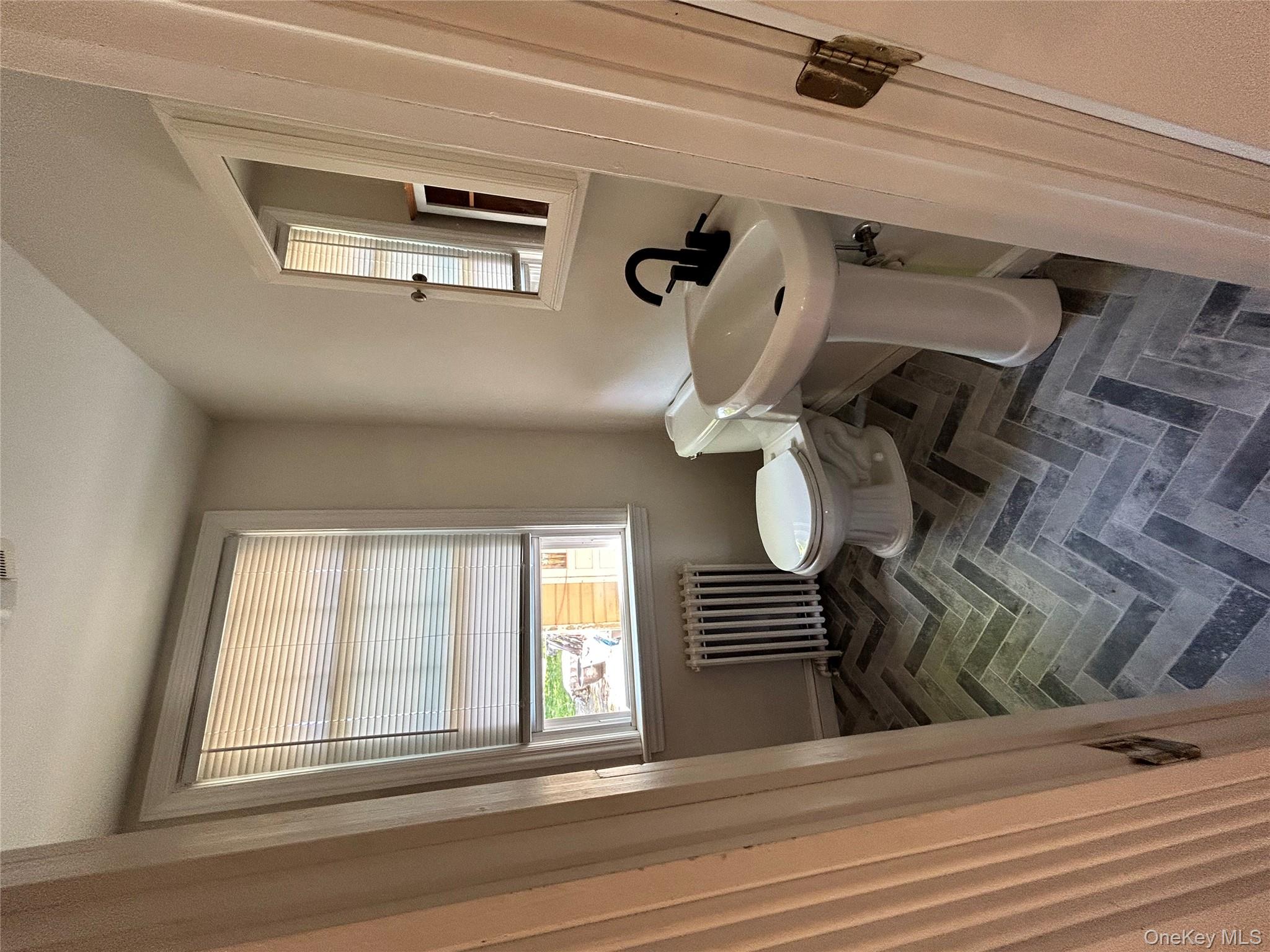 #6 photo, 24 Arnold Avenue, সাফোক কাউন্টি West Babylon , NY 11704