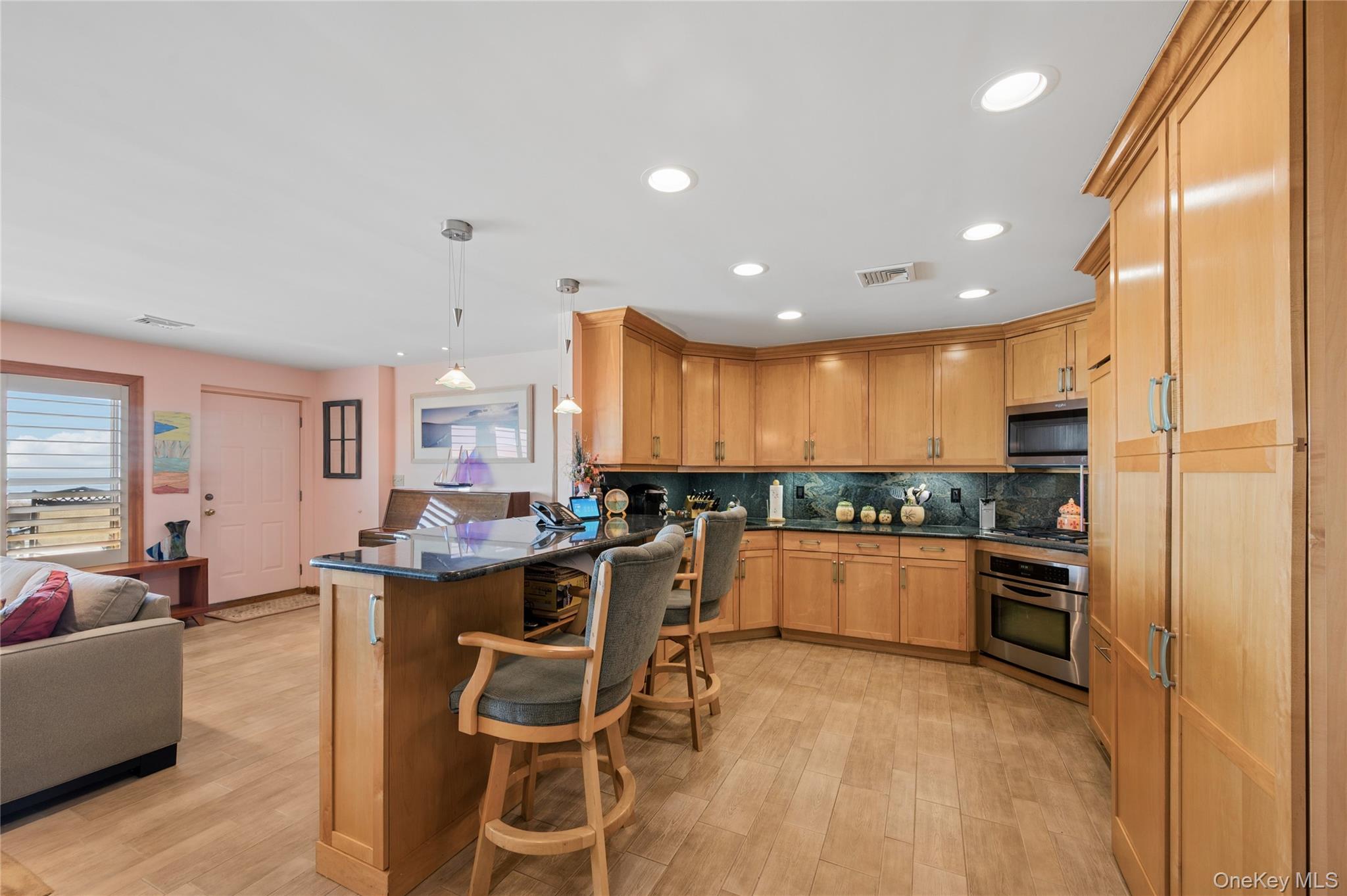 #13 photo, 615A Oceanfront, नासाउ काउंटी Long Beach , NY 11561