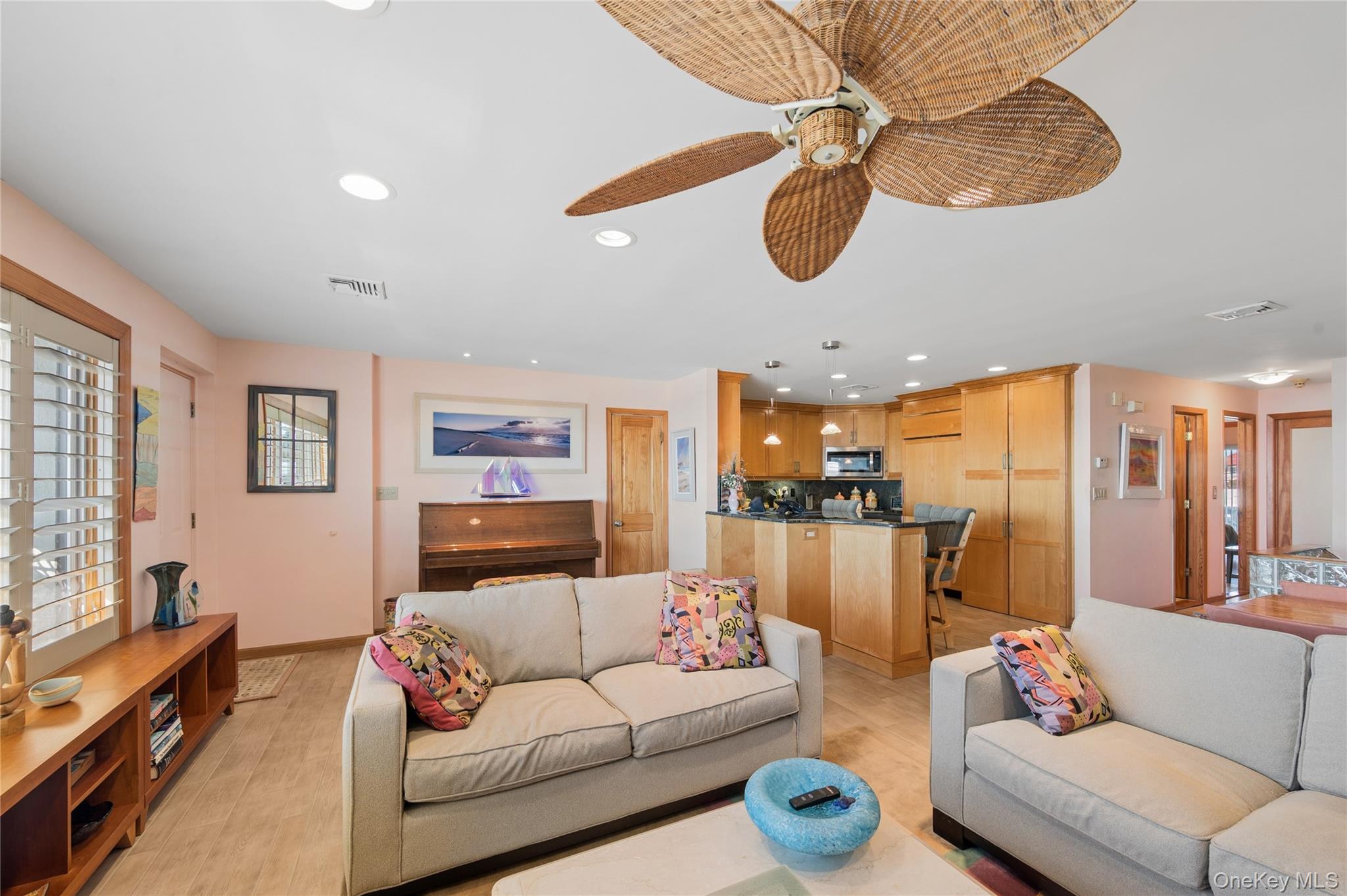 #3 photo, 615A Oceanfront, नासाउ काउंटी Long Beach , NY 11561