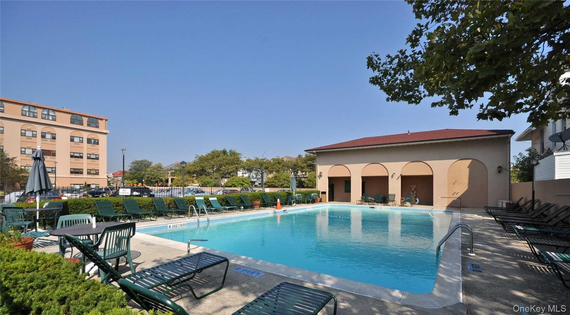 #16 photo, 185 W Park Avenue, מחוז נסאו Long Beach , NY 11561