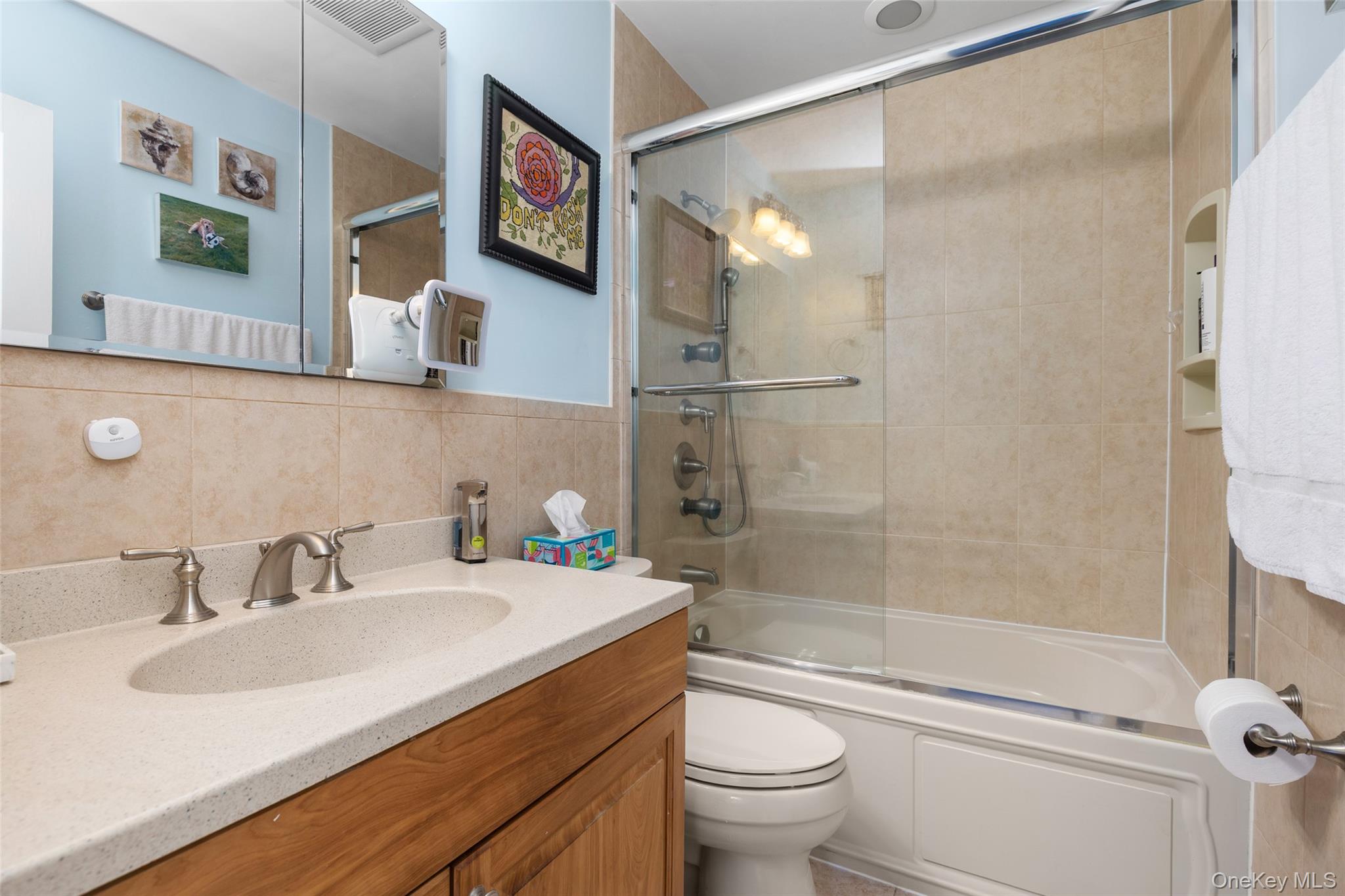 #18 photo, 111 Morris Drive, নাসাউ কাউন্টি East Meadow , NY 11554