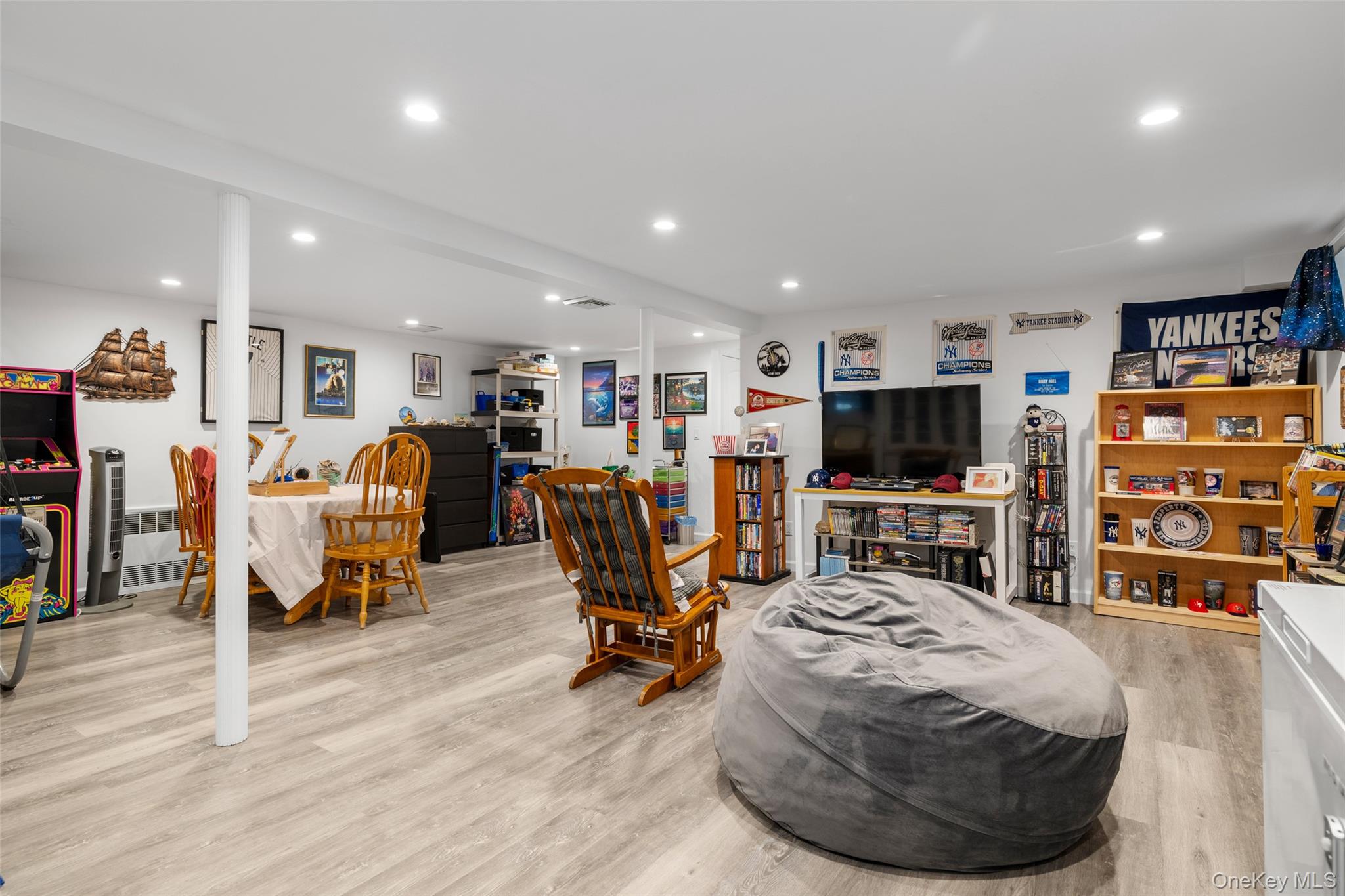 #20 photo, 111 Morris Drive, নাসাউ কাউন্টি East Meadow , NY 11554