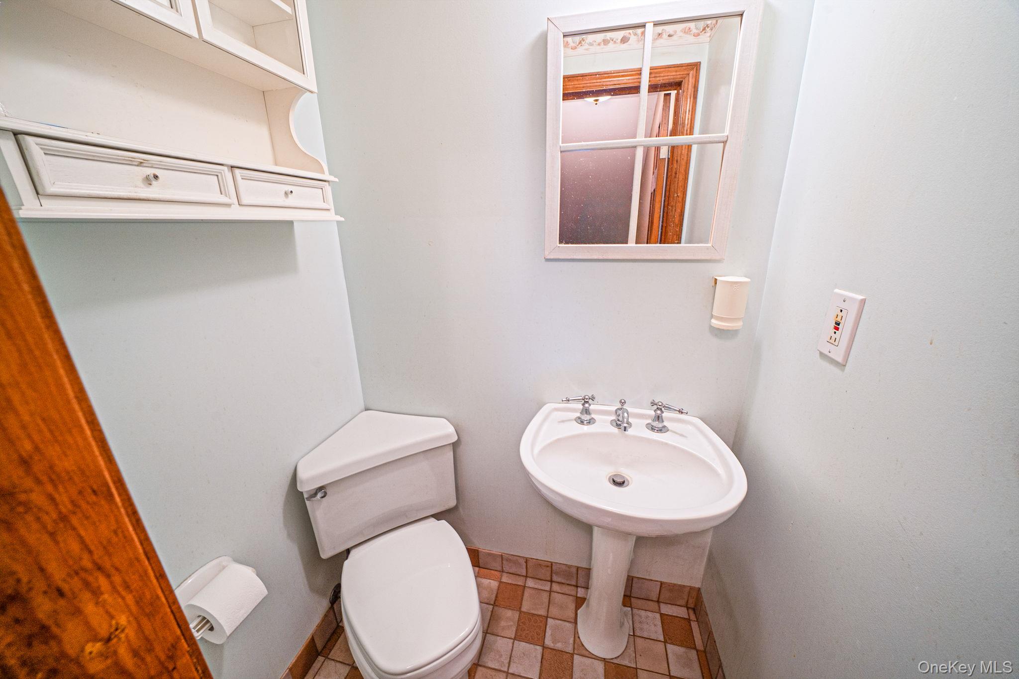 #11 photo, 90 Haven Lane, নাসাউ কাউন্টি Levittown , NY 11756