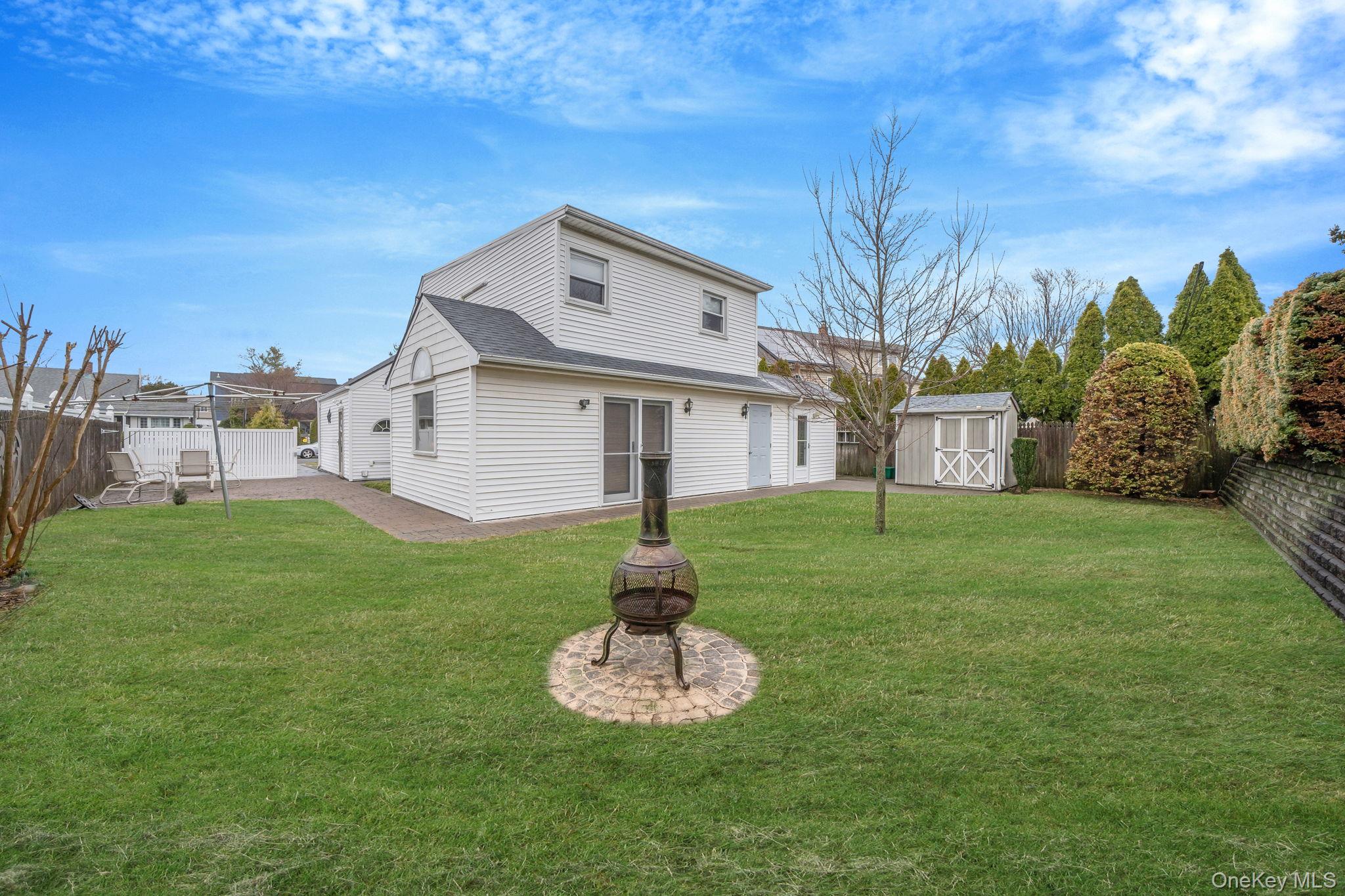 #16 photo, 90 Haven Lane, নাসাউ কাউন্টি Levittown , NY 11756