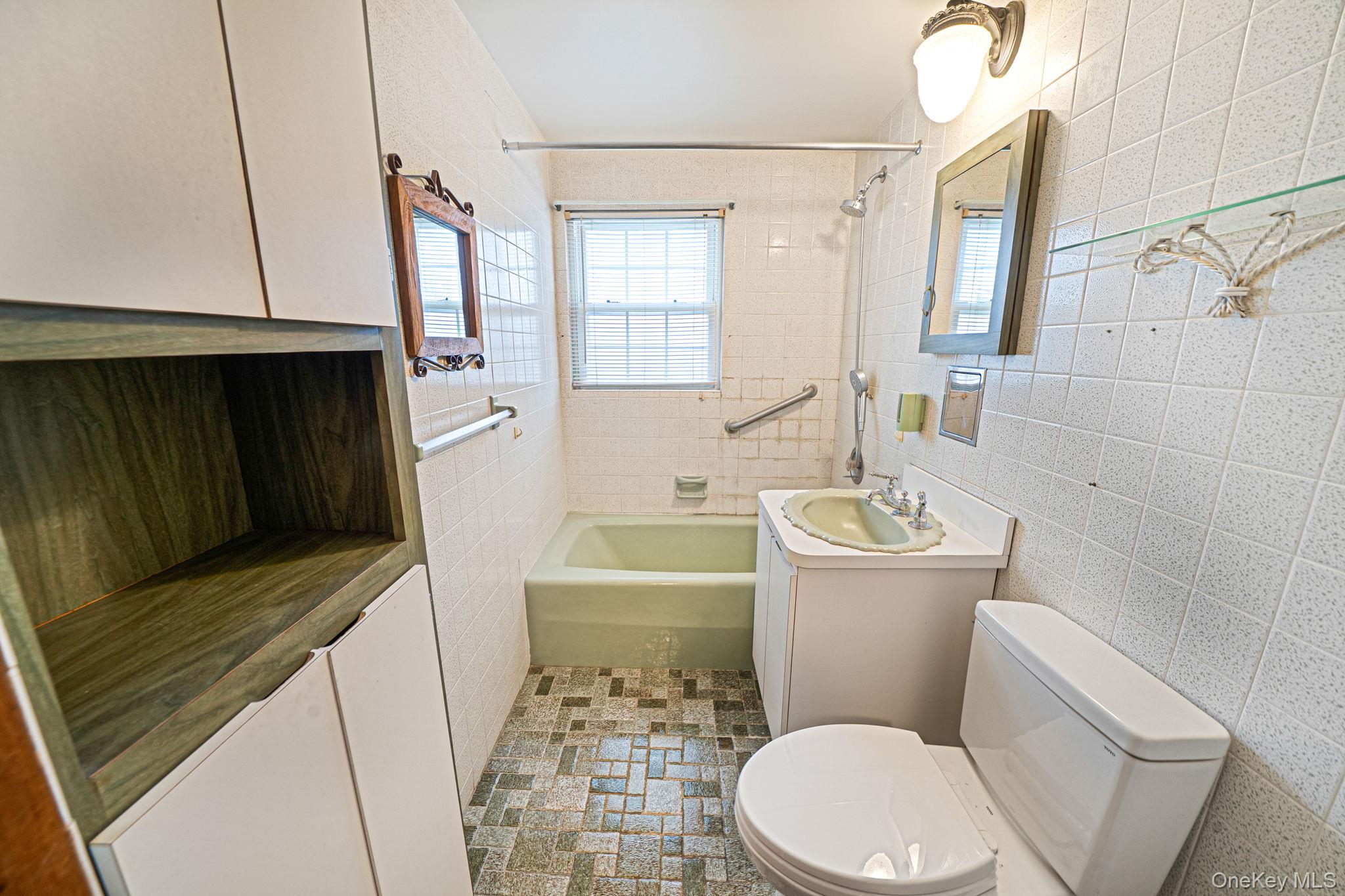 #8 photo, 90 Haven Lane, নাসাউ কাউন্টি Levittown , NY 11756