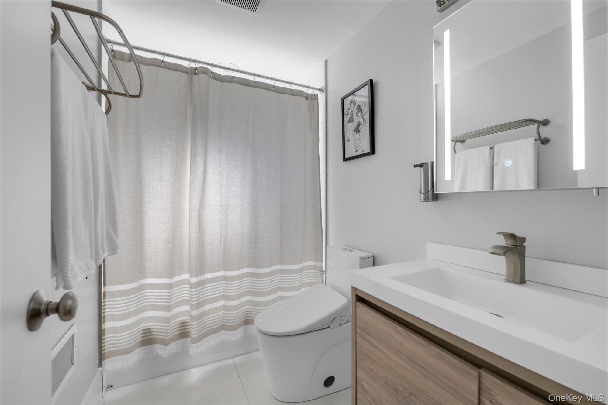 #18 photo, 37 Carlton Avenue, নাসাউ কাউন্টি Port Washington , NY 11050