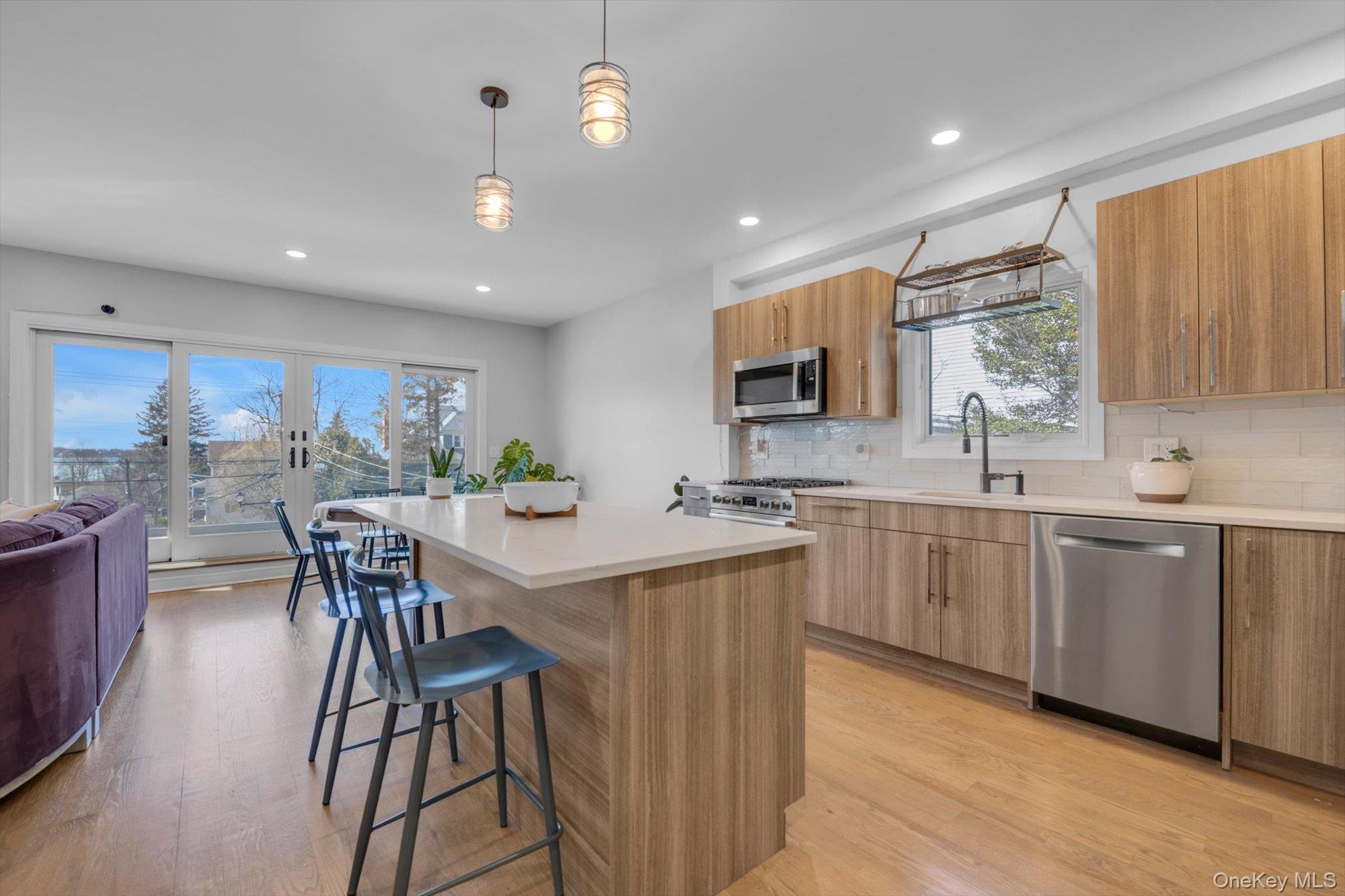 #5 photo, 37 Carlton Avenue, নাসাউ কাউন্টি Port Washington , NY 11050