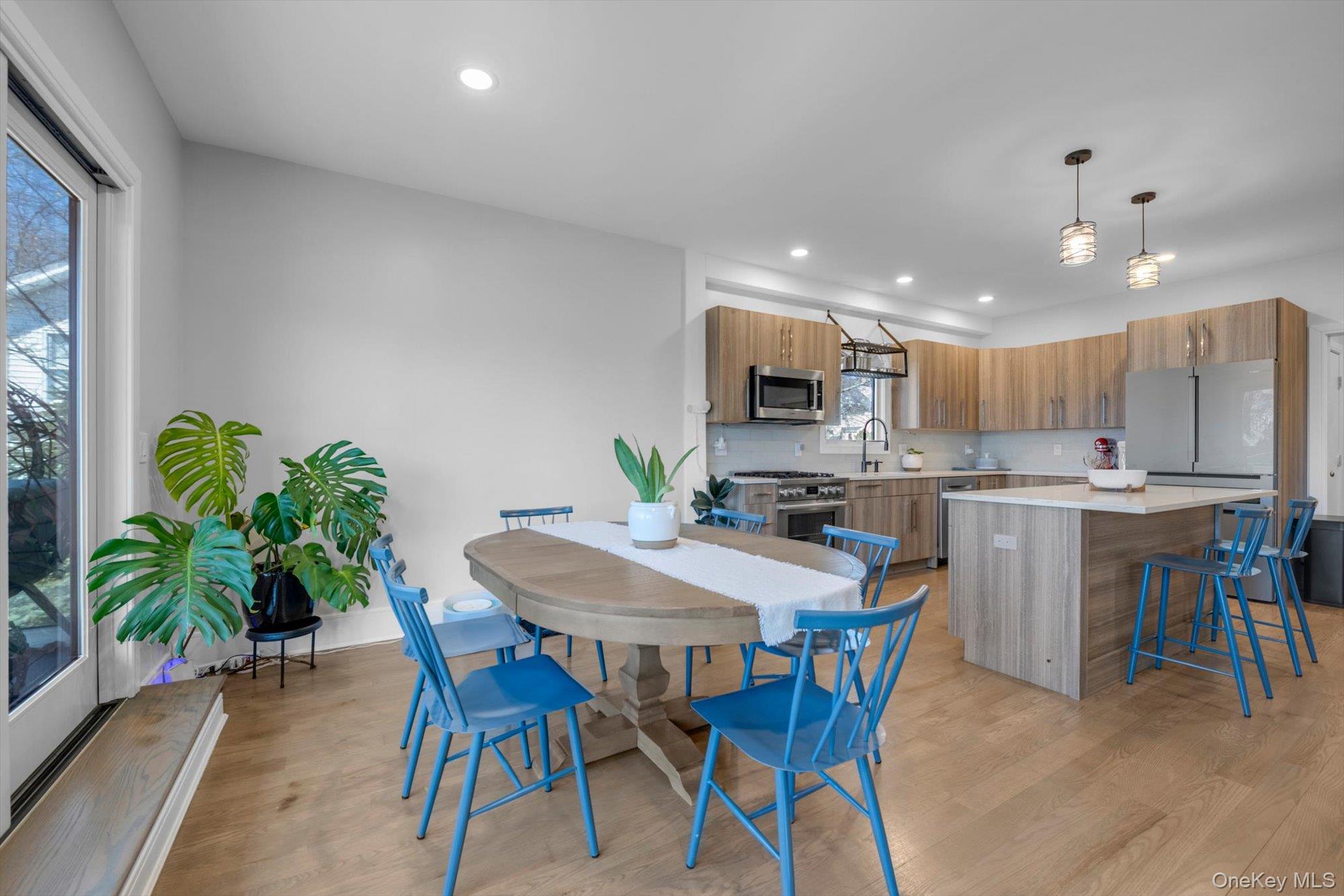 #8 photo, 37 Carlton Avenue, নাসাউ কাউন্টি Port Washington , NY 11050