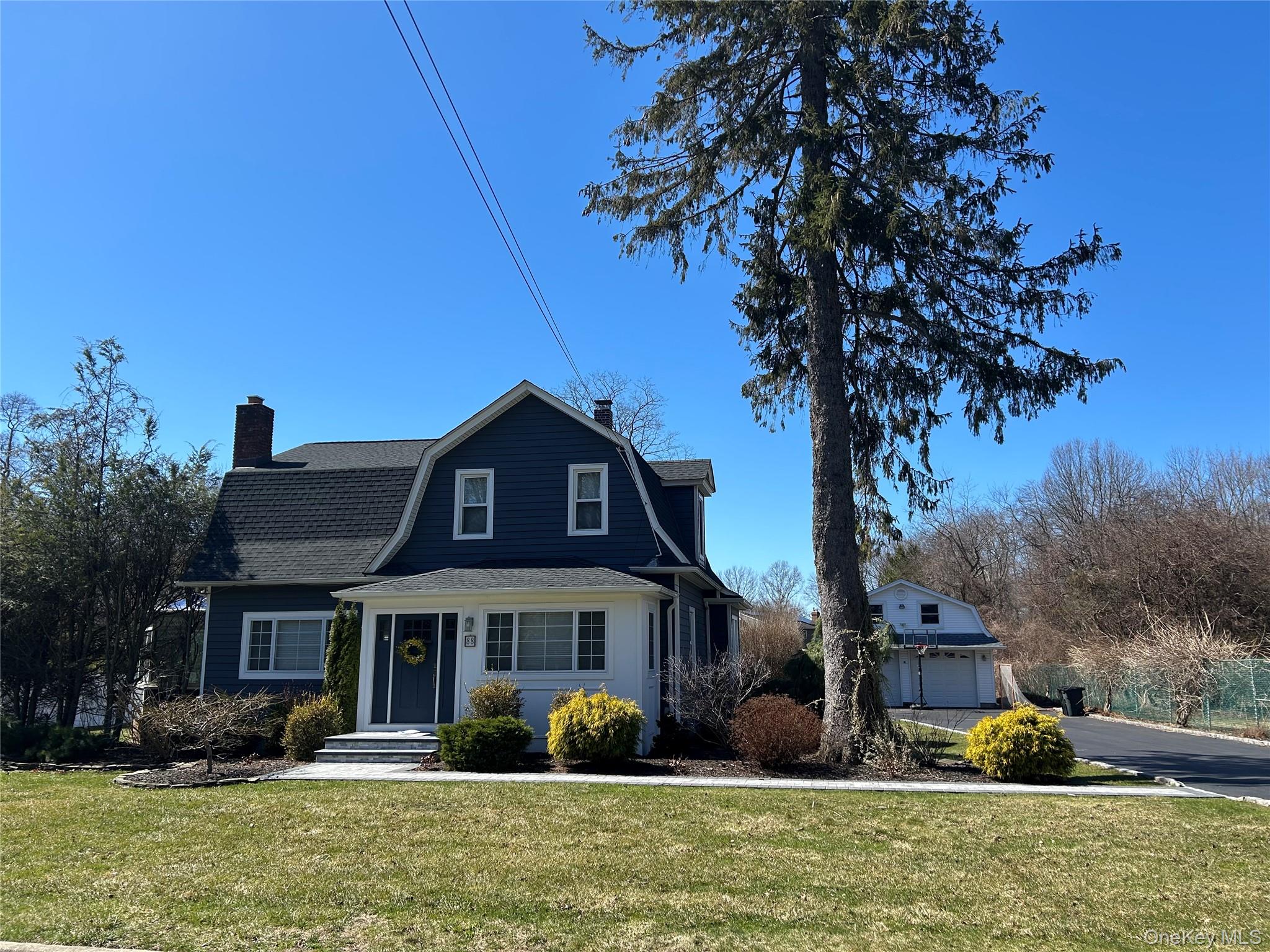 #1 photo, 88 Astor Avenue, সাফোক কাউন্টি Saint James , NY 11780