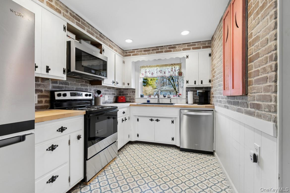 #11 photo, 51 Lockitt Drive, সাফোক কাউন্টি Riverhead , NY 11901